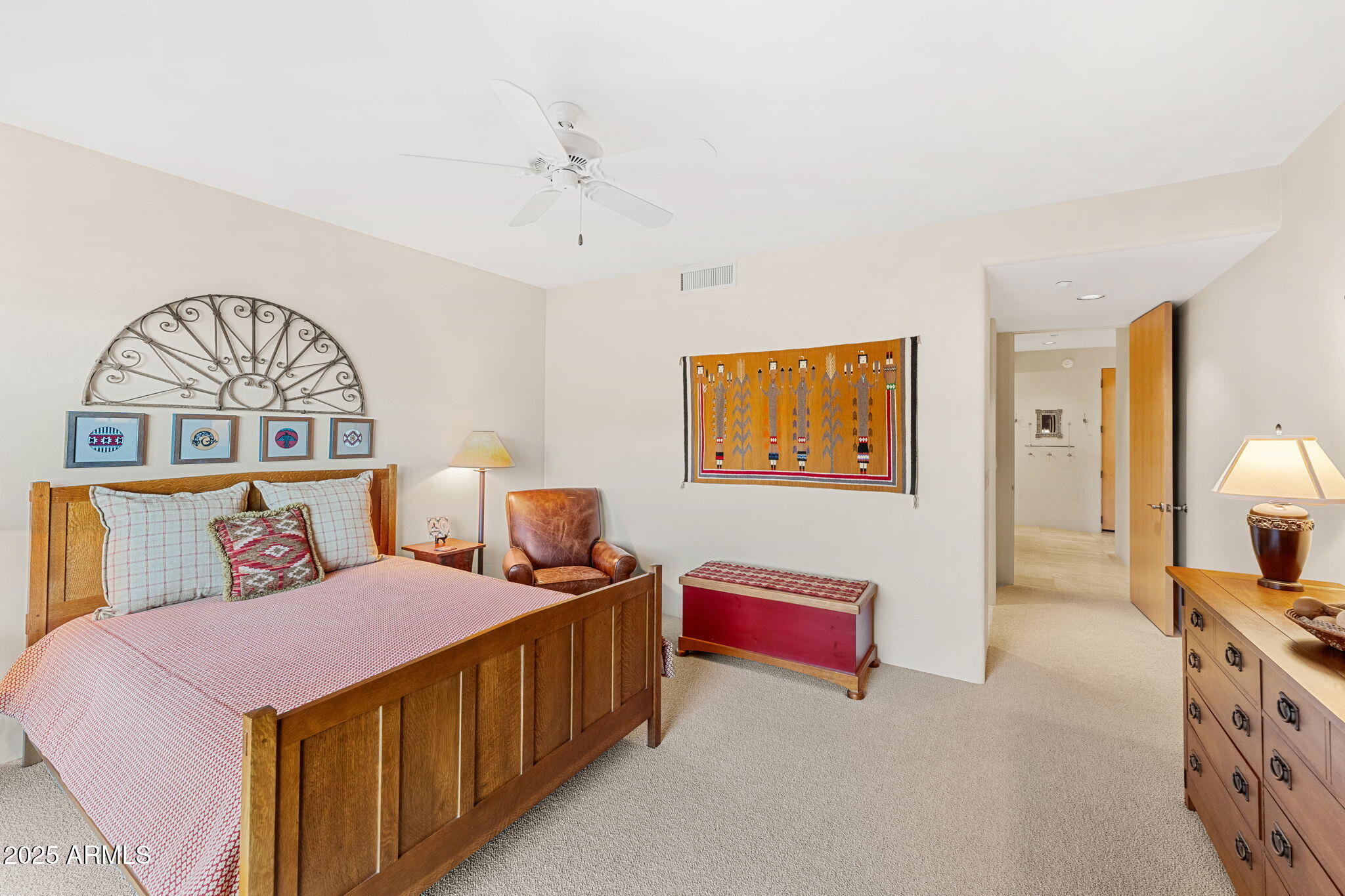 9904 E LOOKOUT MOUNTAIN Drive