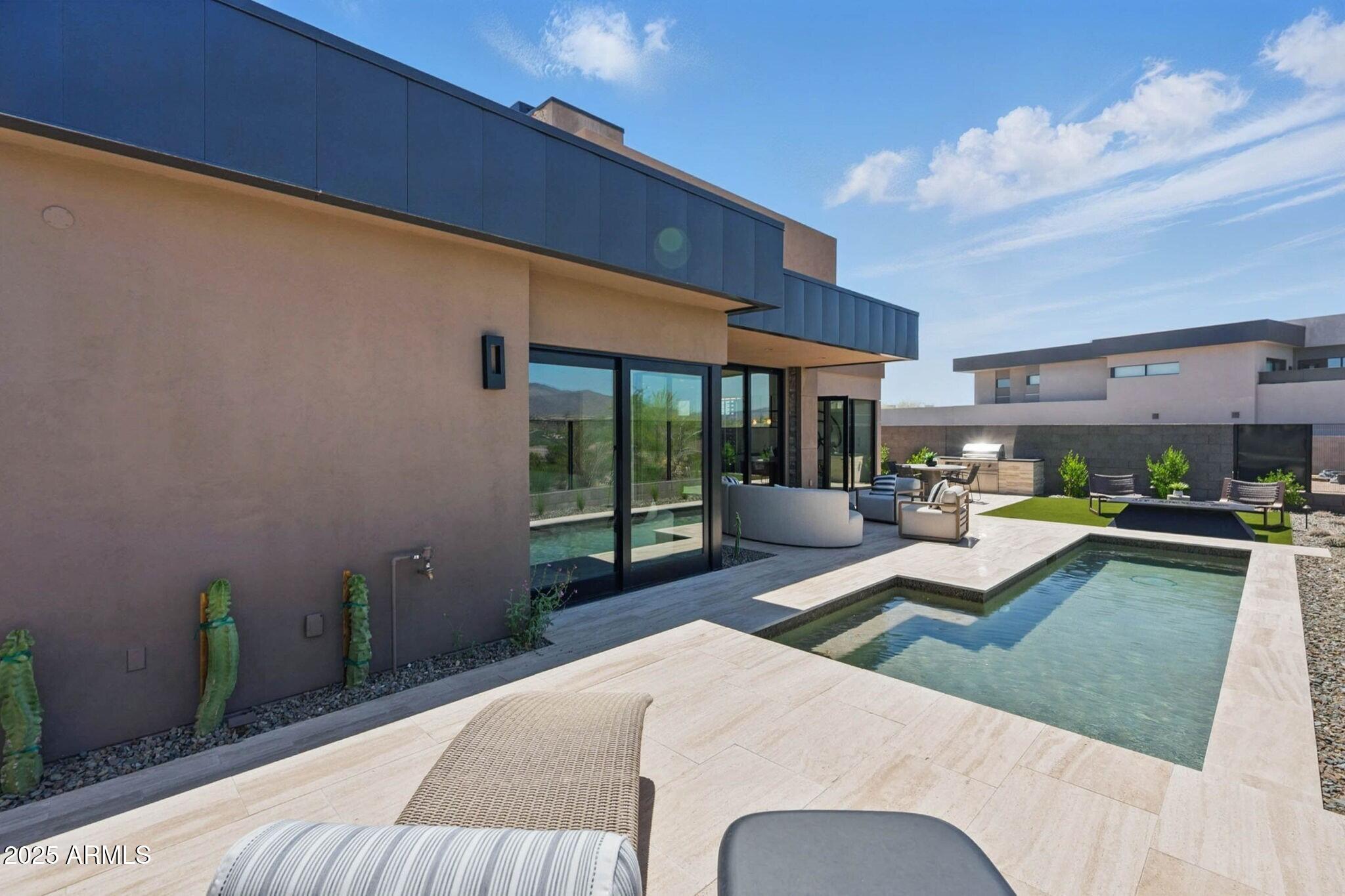 37200 N CAVE CREEK Road, 1013