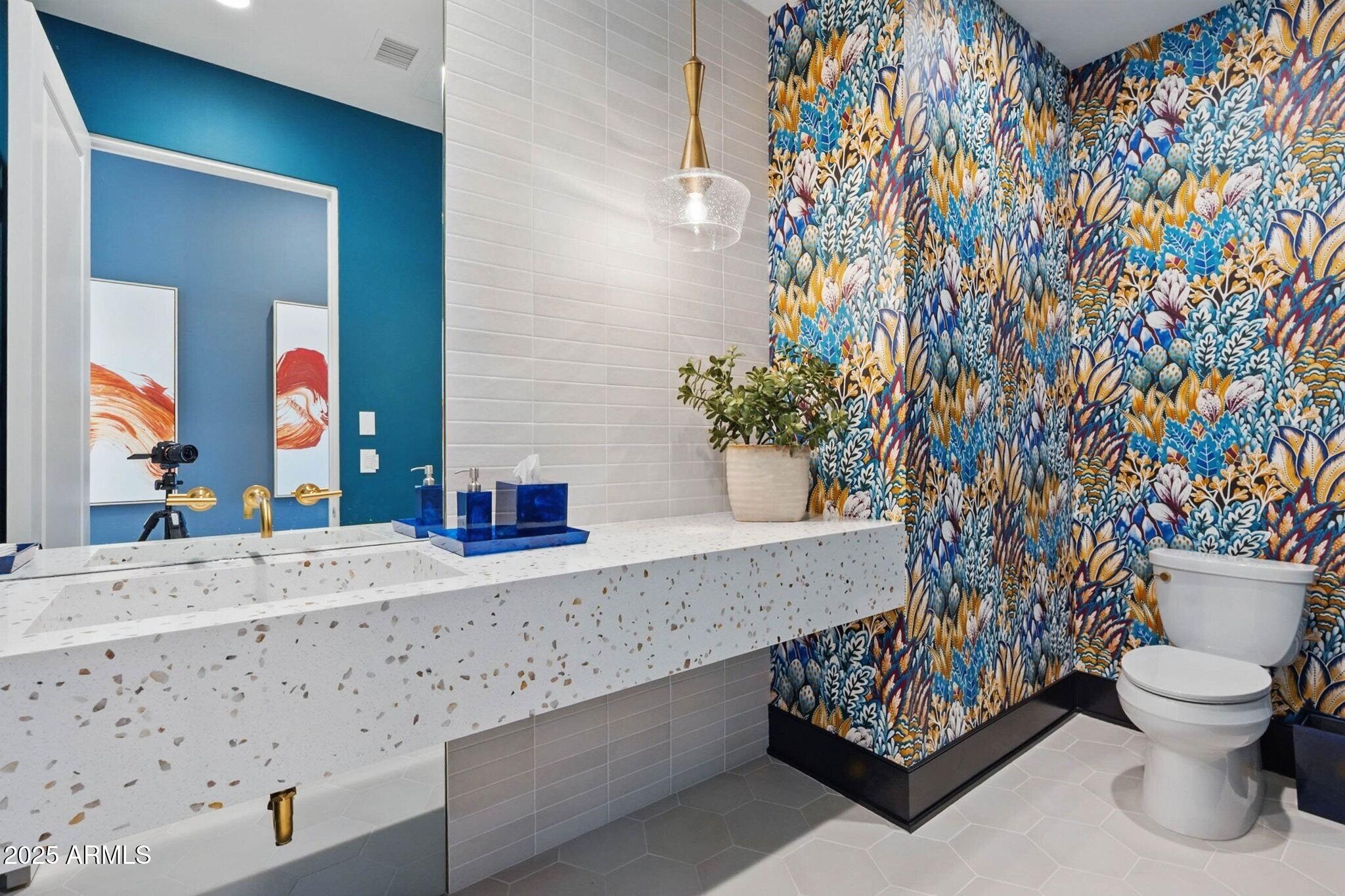 37200 N CAVE CREEK Road, 1013