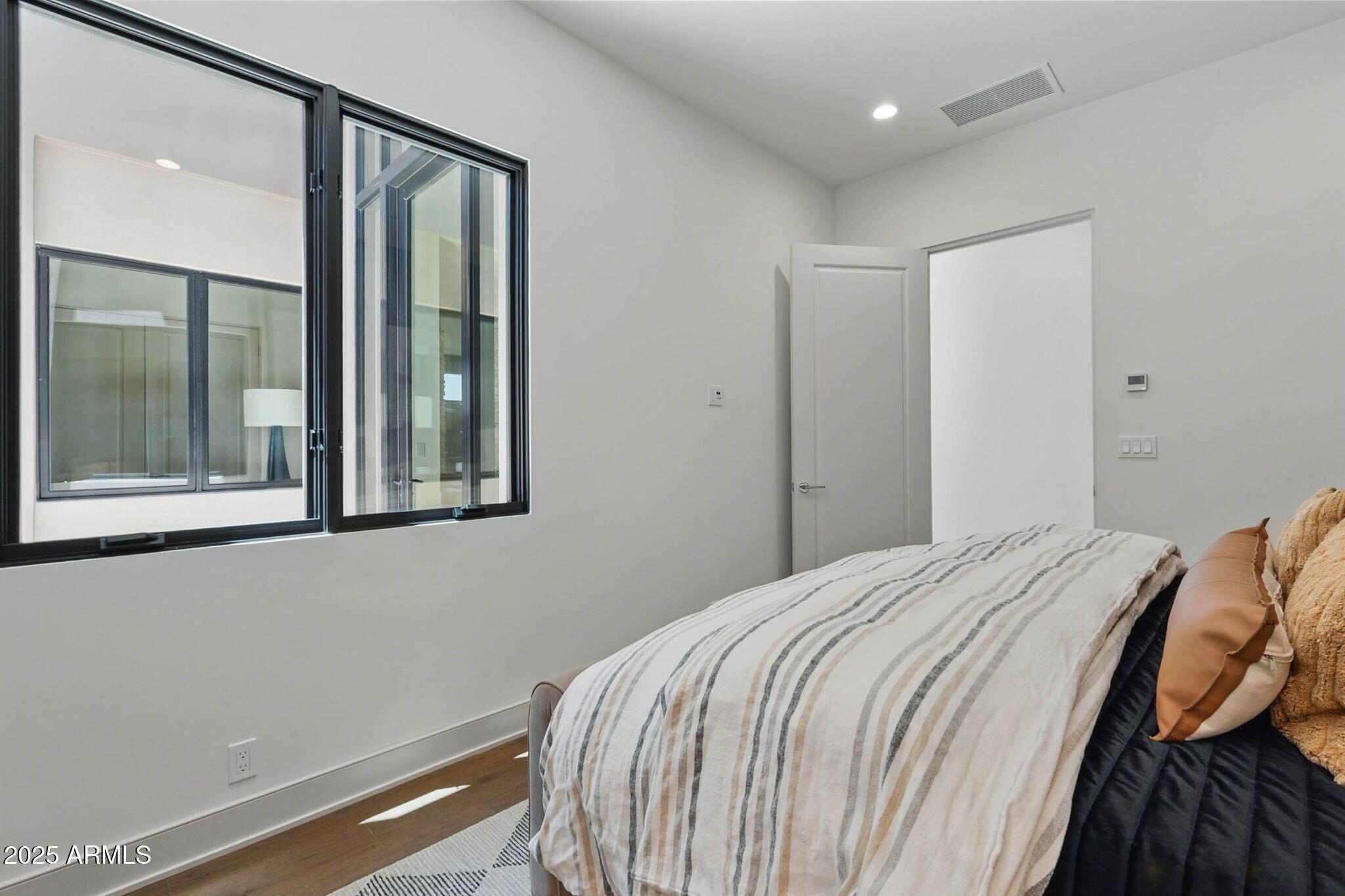 37200 N CAVE CREEK Road, 1013