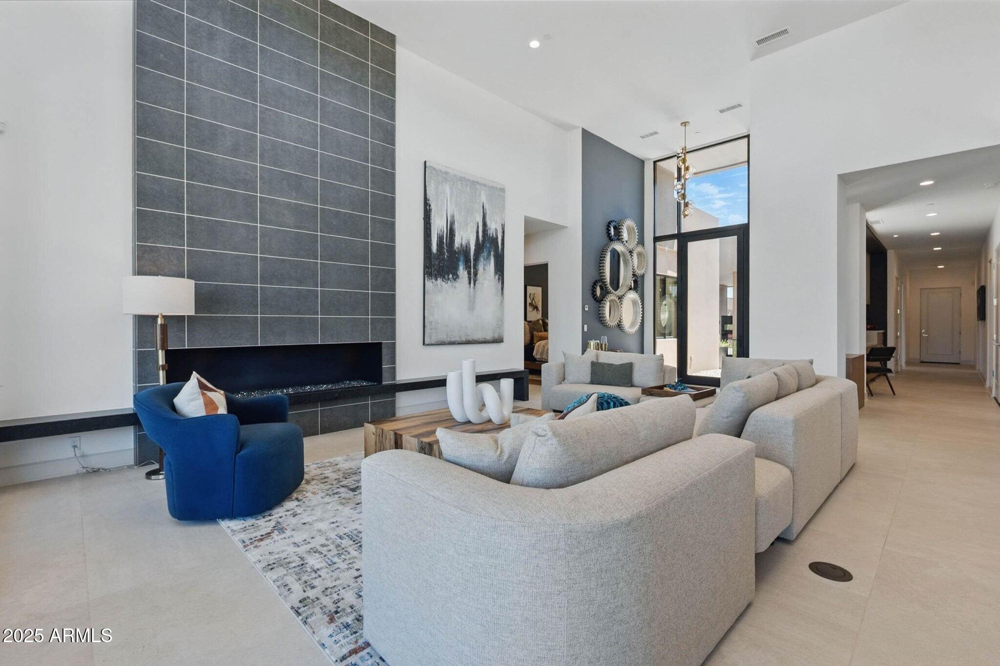 37200 N CAVE CREEK Road, 1013