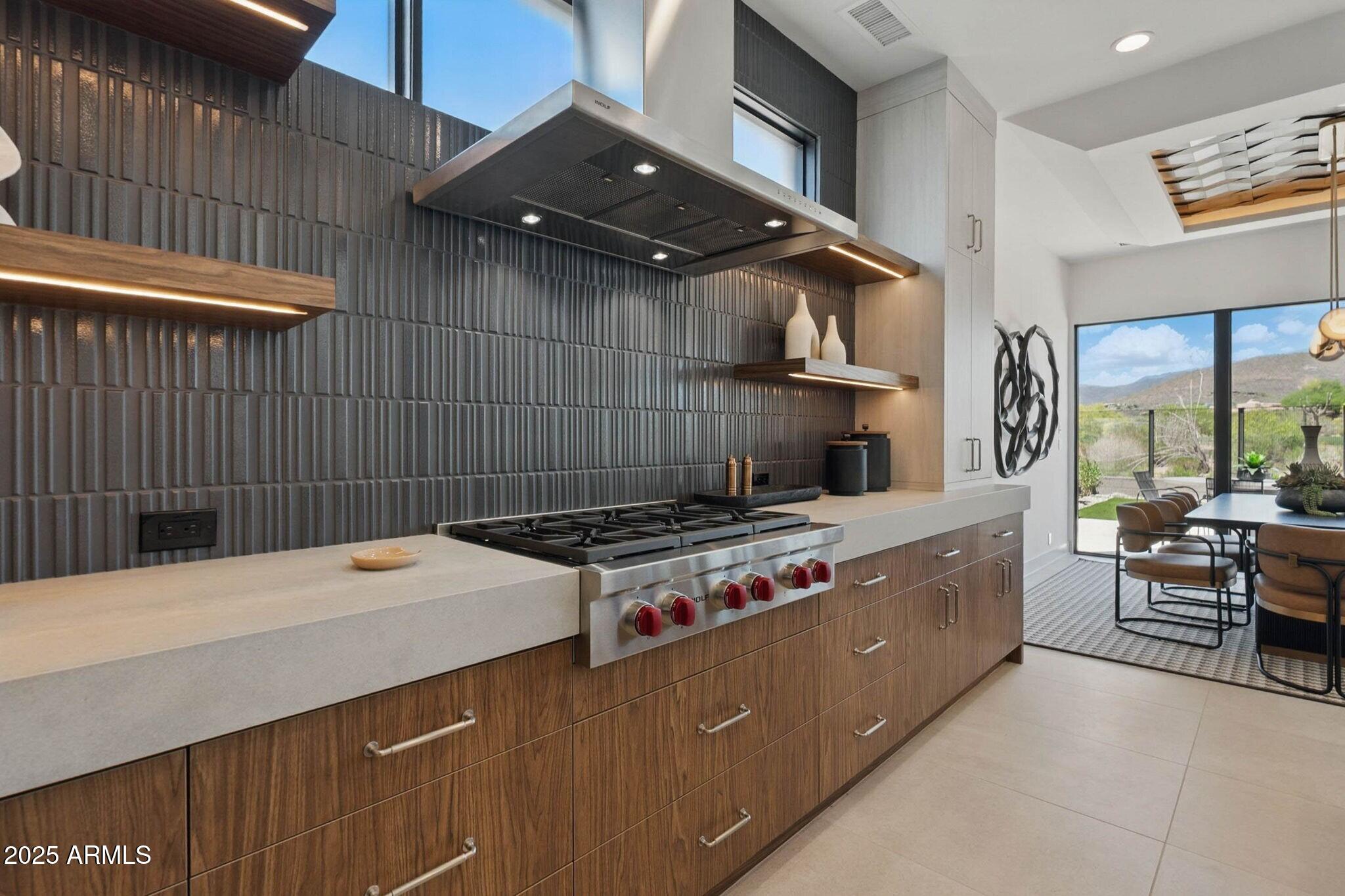 37200 N CAVE CREEK Road, 1013