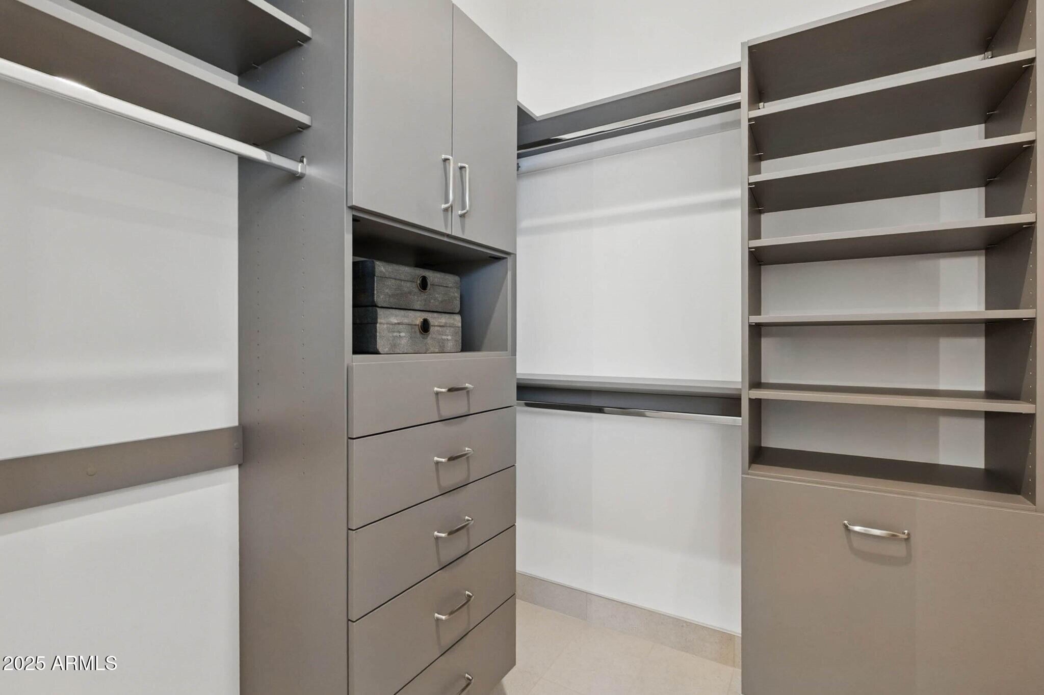 37200 N CAVE CREEK Road, 1013