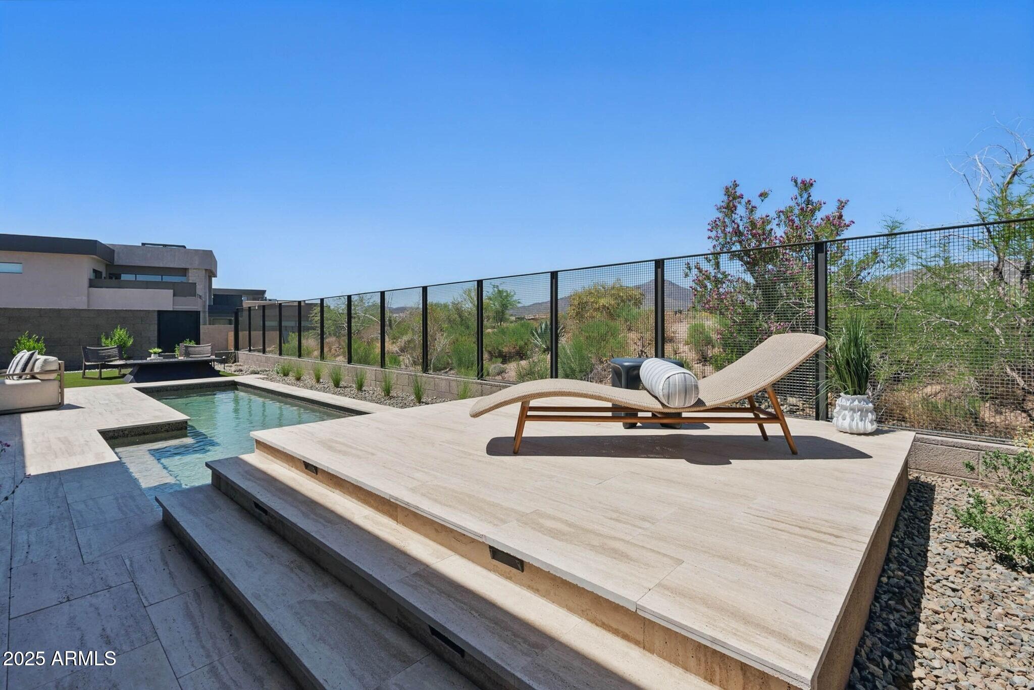 37200 N CAVE CREEK Road, 1013