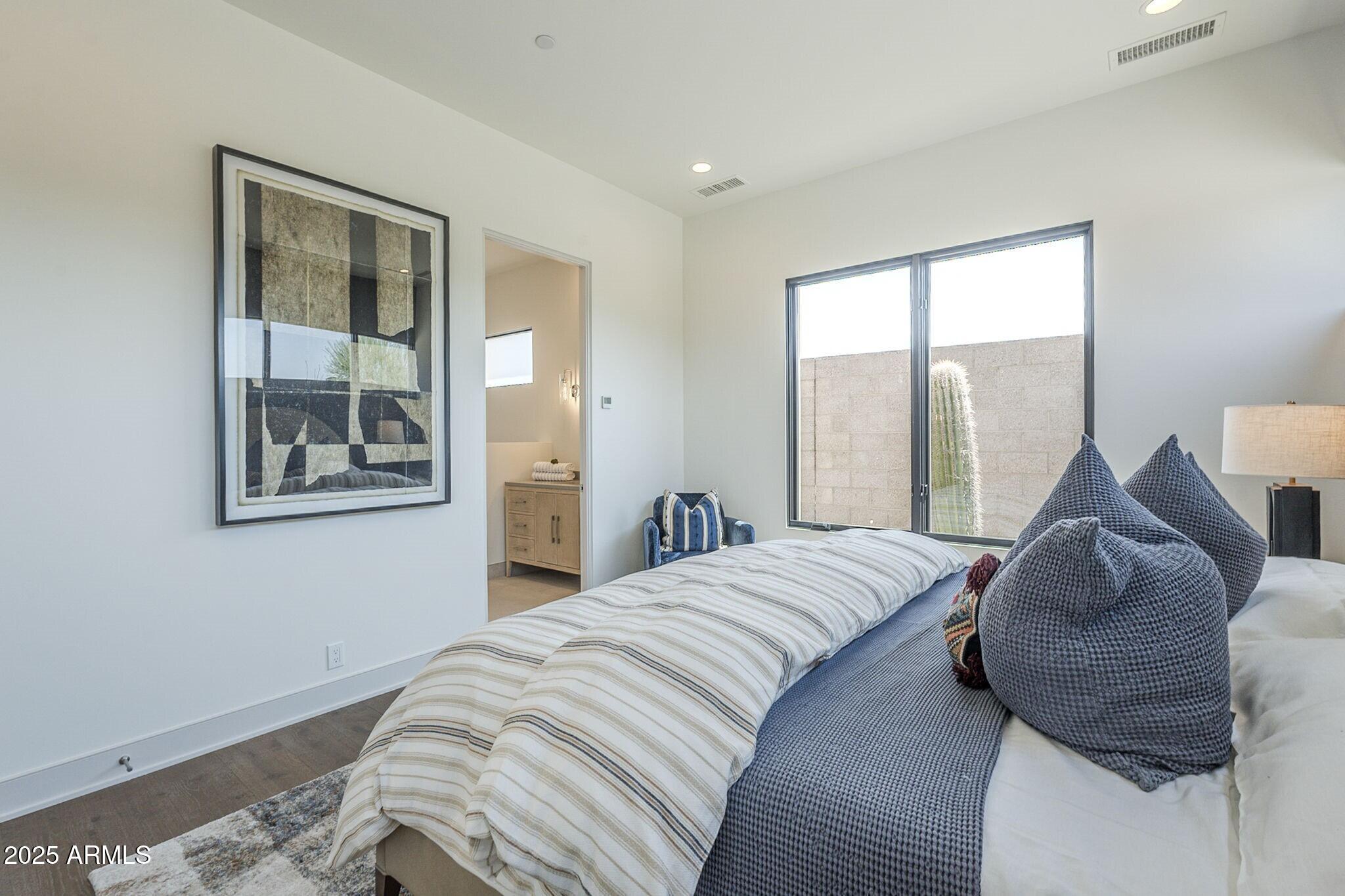 37200 N CAVE CREEK Road, 1013