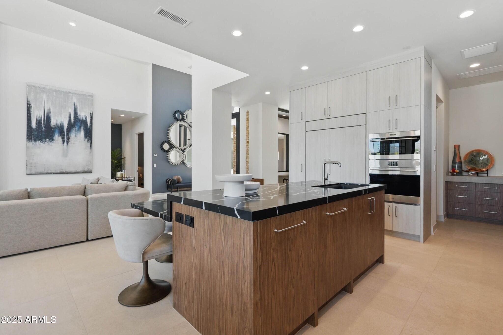 37200 N CAVE CREEK Road, 1013