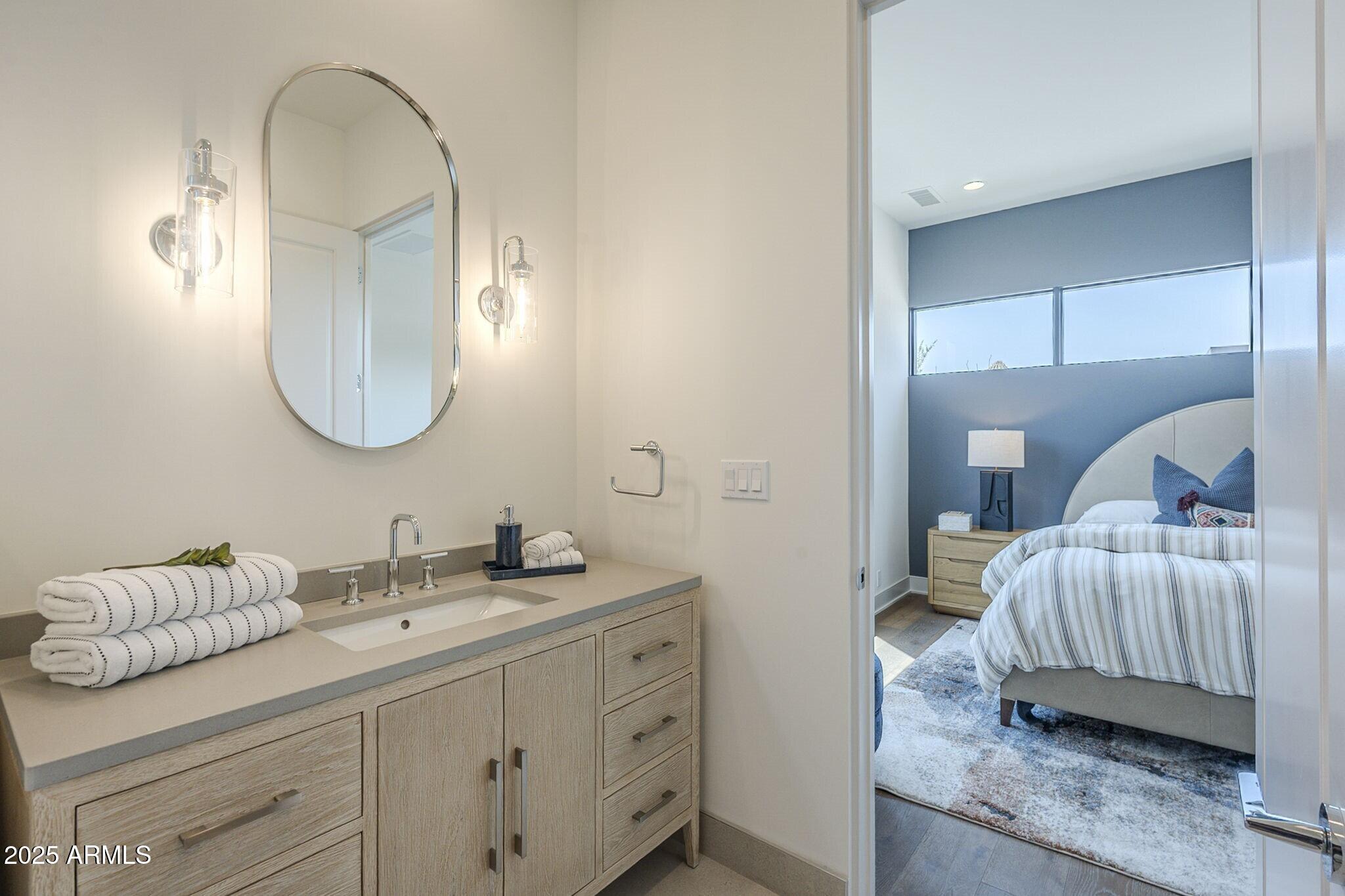 37200 N CAVE CREEK Road, 1013