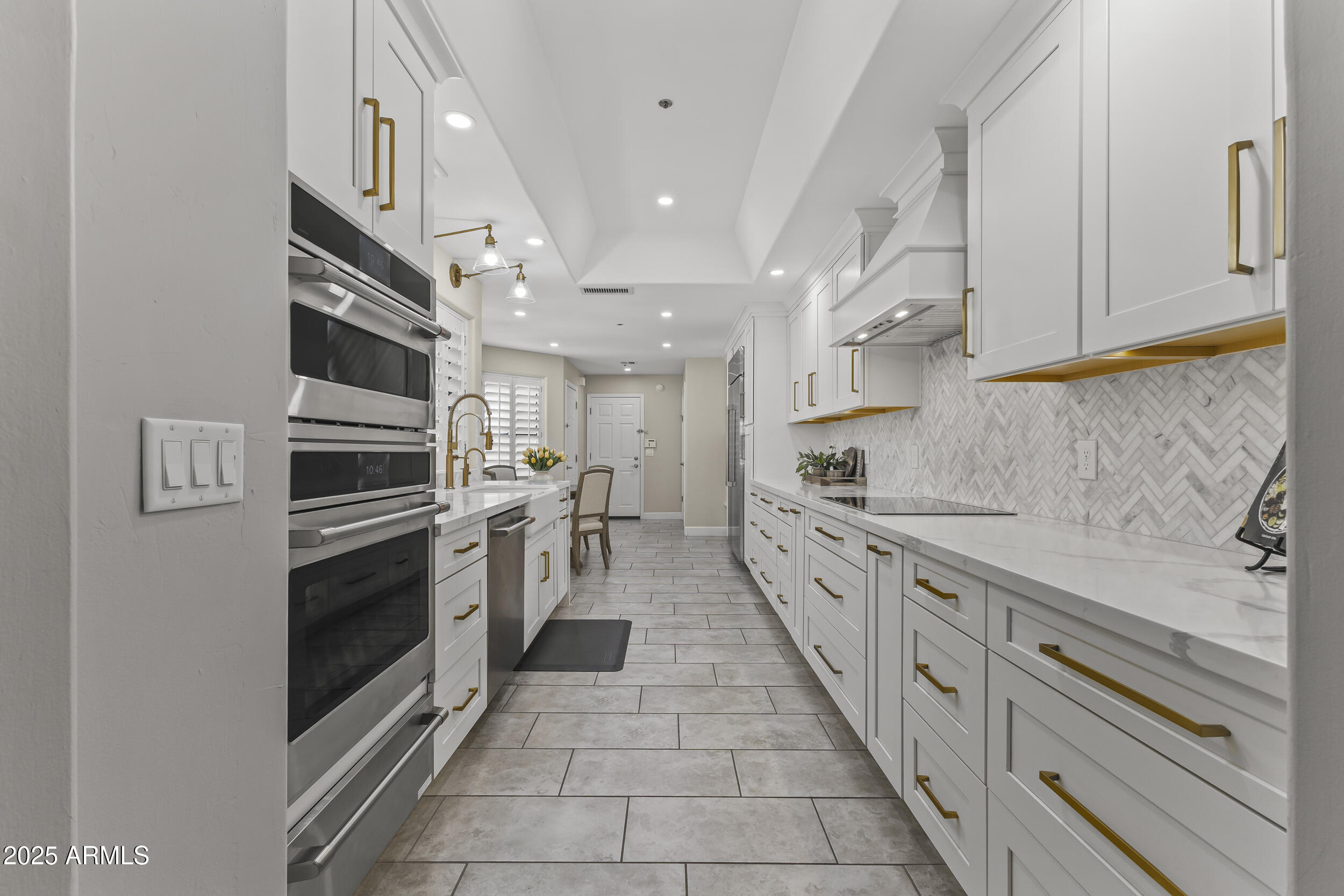 8100 E CAMELBACK Road, 143