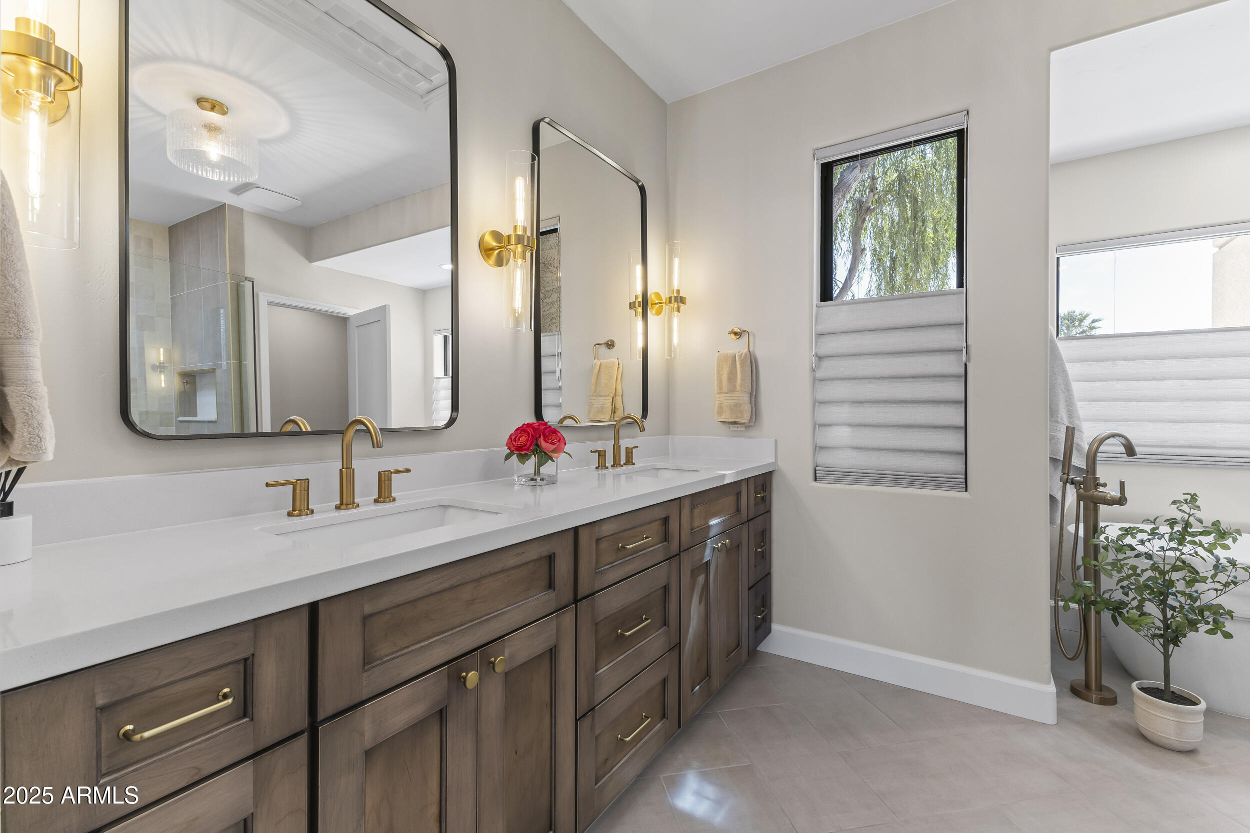 8100 E CAMELBACK Road, 143