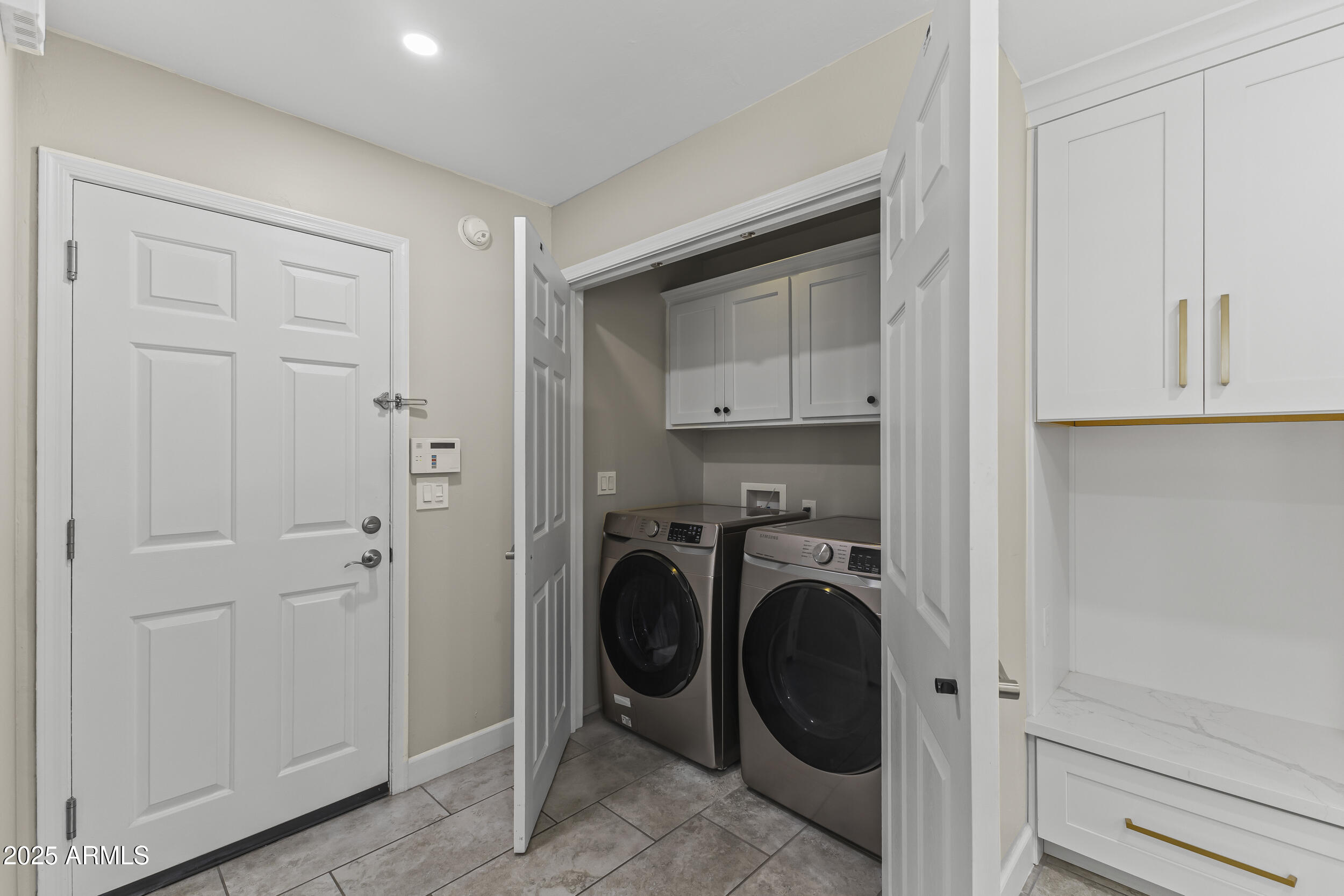 8100 E CAMELBACK Road, 143