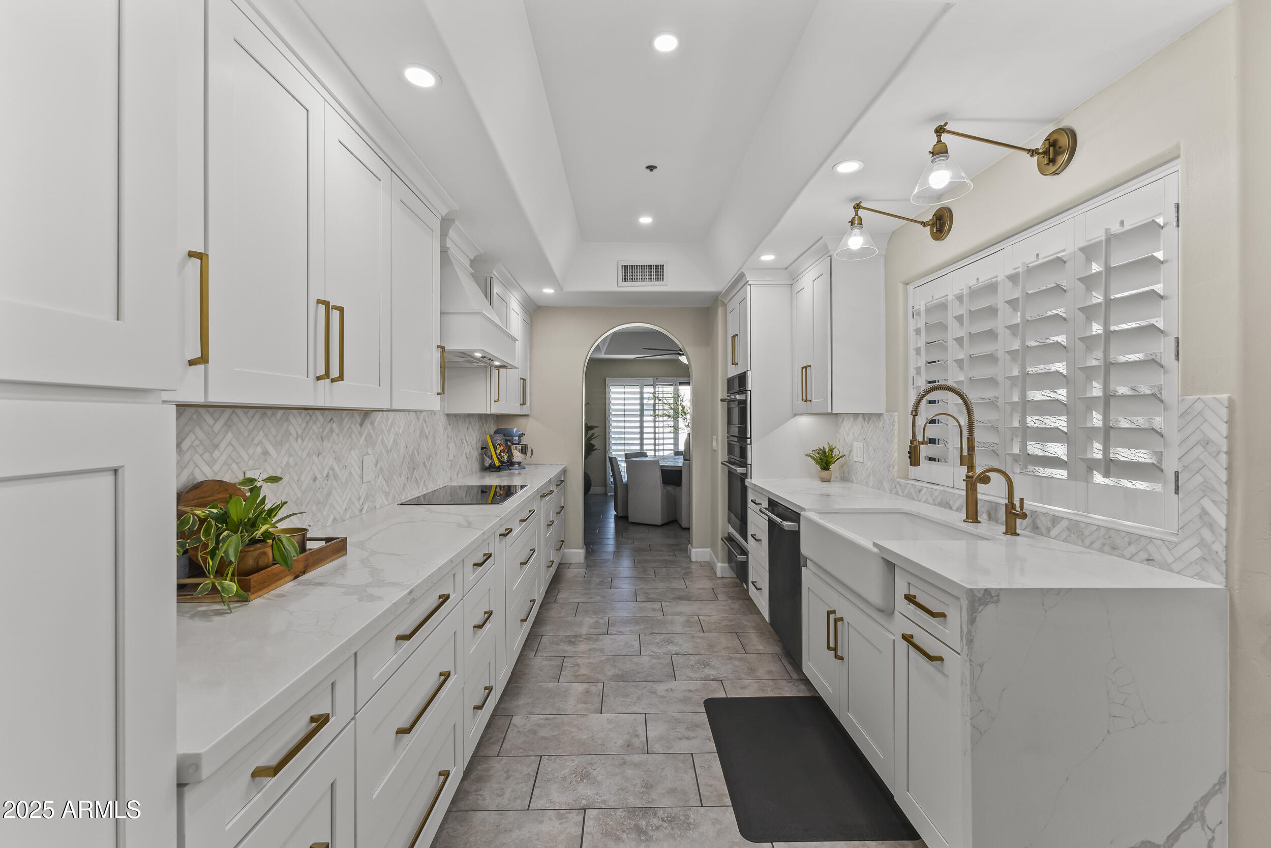 8100 E CAMELBACK Road, 143