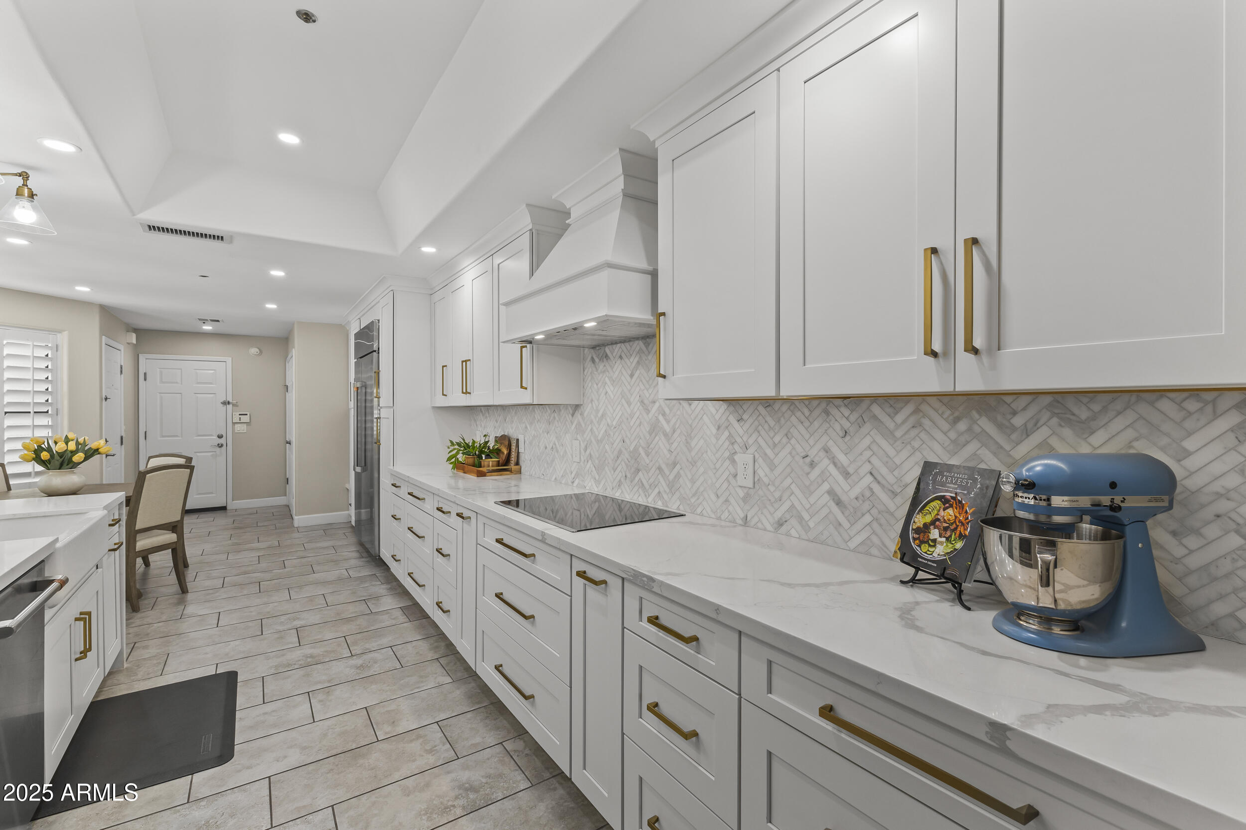 8100 E CAMELBACK Road, 143