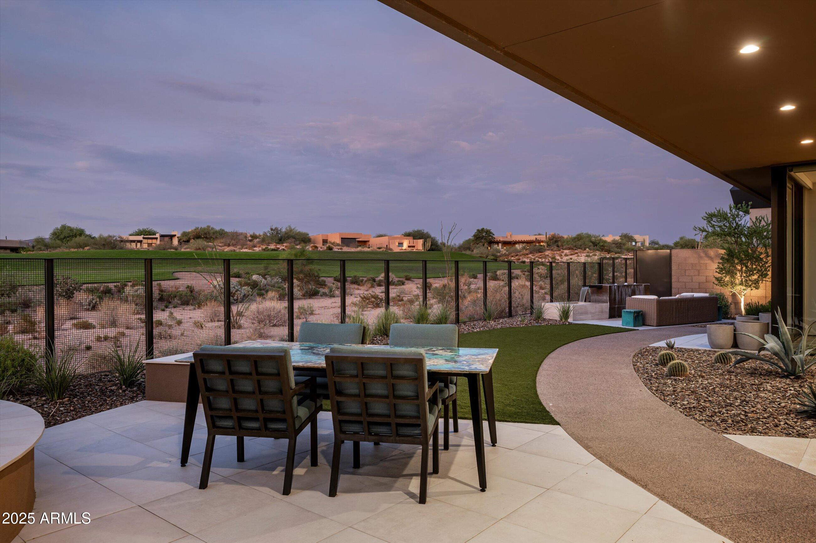 37200 N CAVE CREEK Road 1009