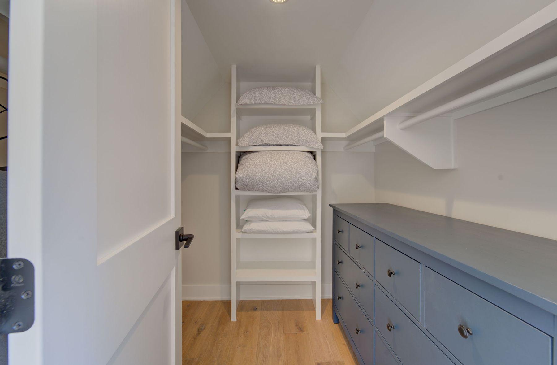 6620 Buckthorn Drive NW