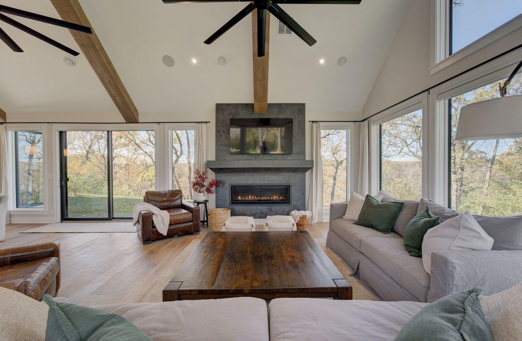 6620 Buckthorn Drive NW