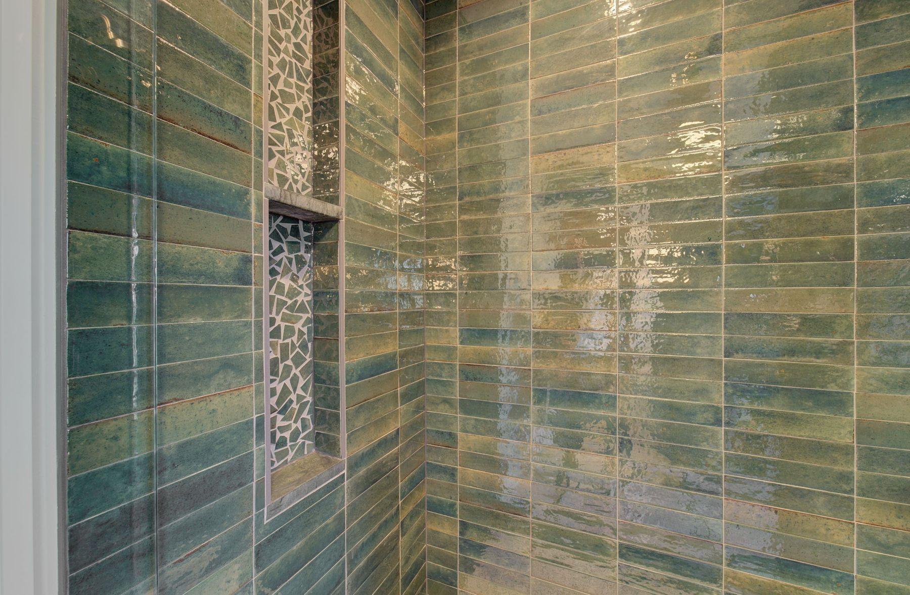 6620 Buckthorn Drive NW