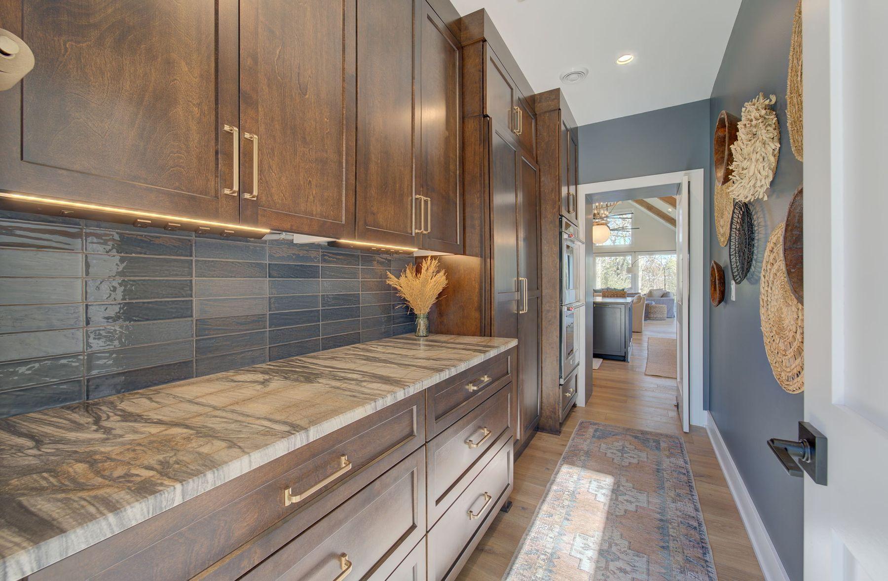 6620 Buckthorn Drive NW