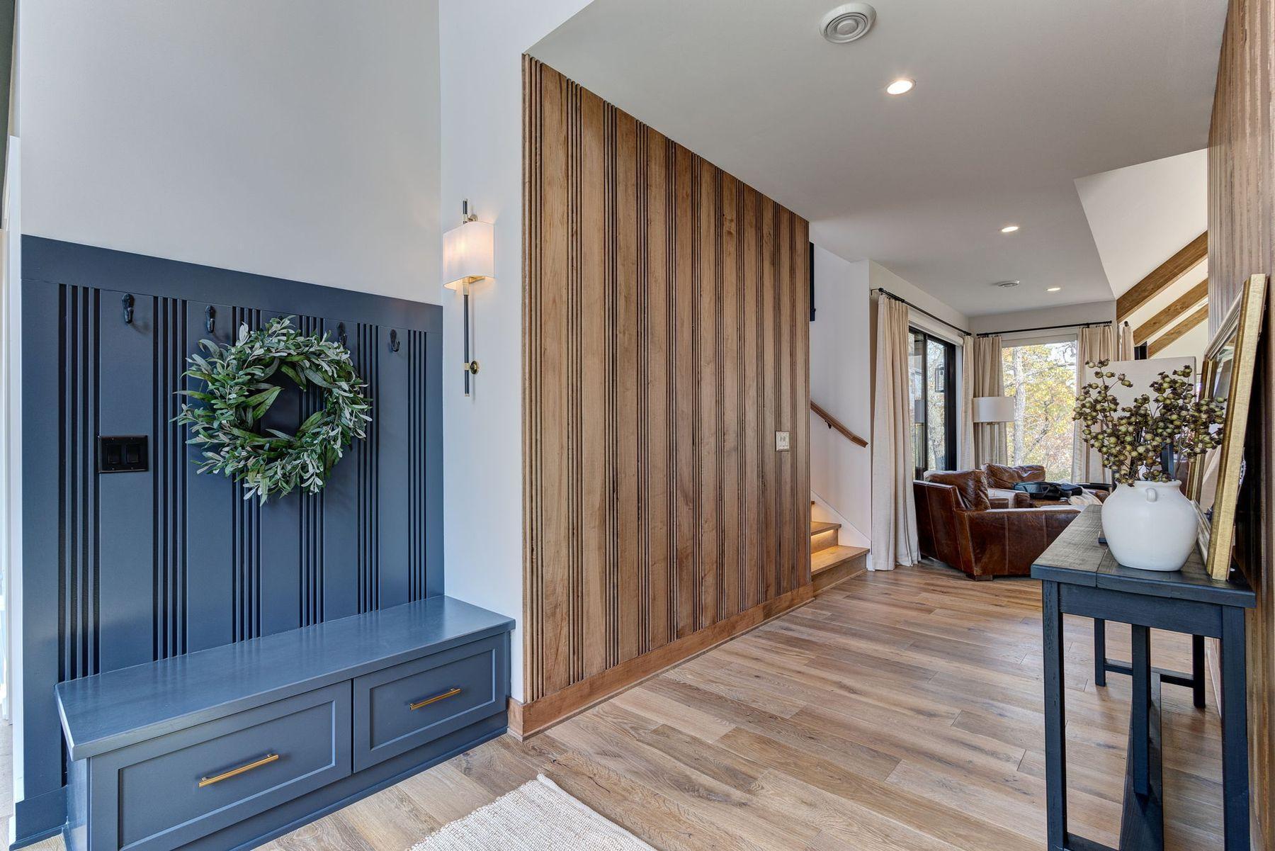 6620 Buckthorn Drive NW