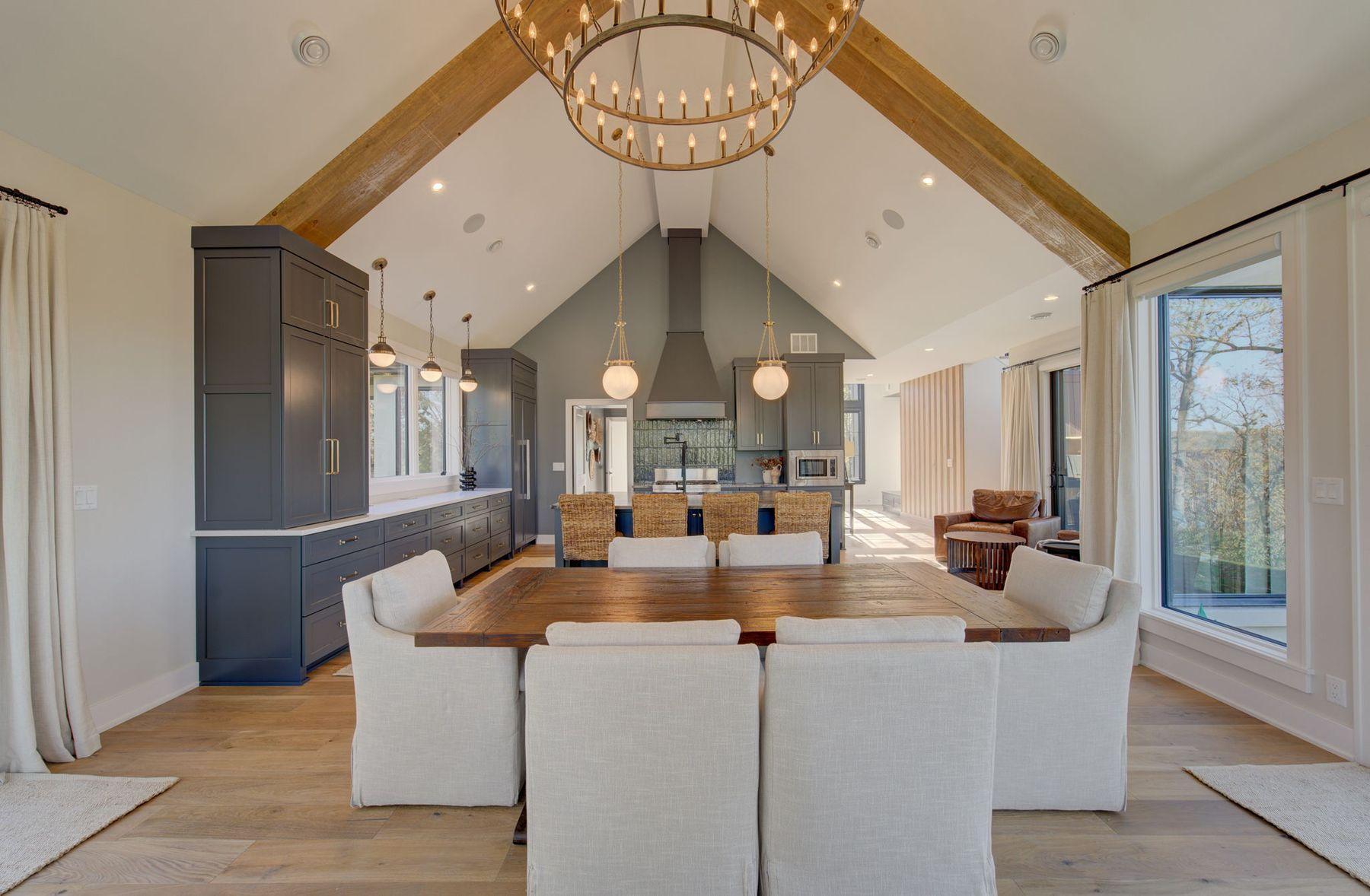 6620 Buckthorn Drive NW