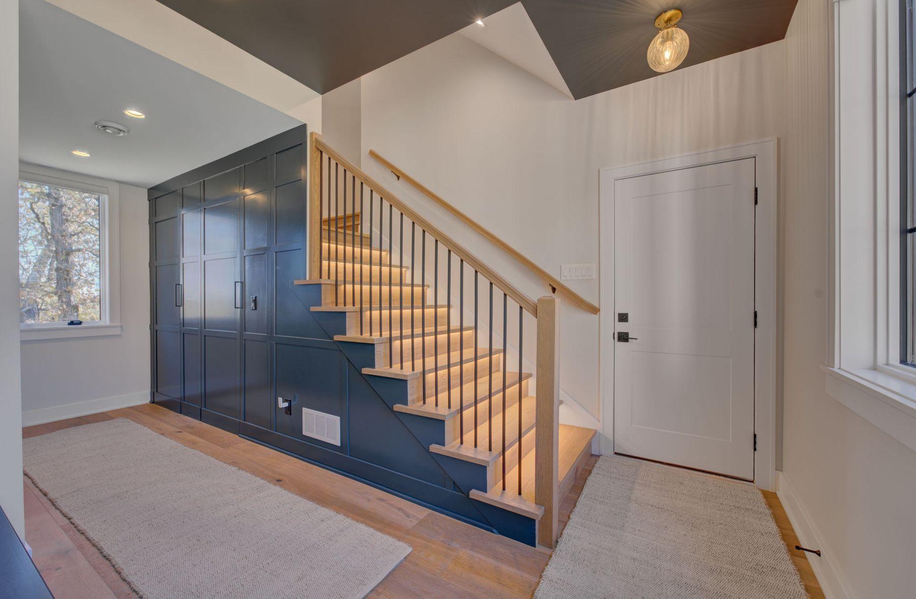 6620 Buckthorn Drive NW