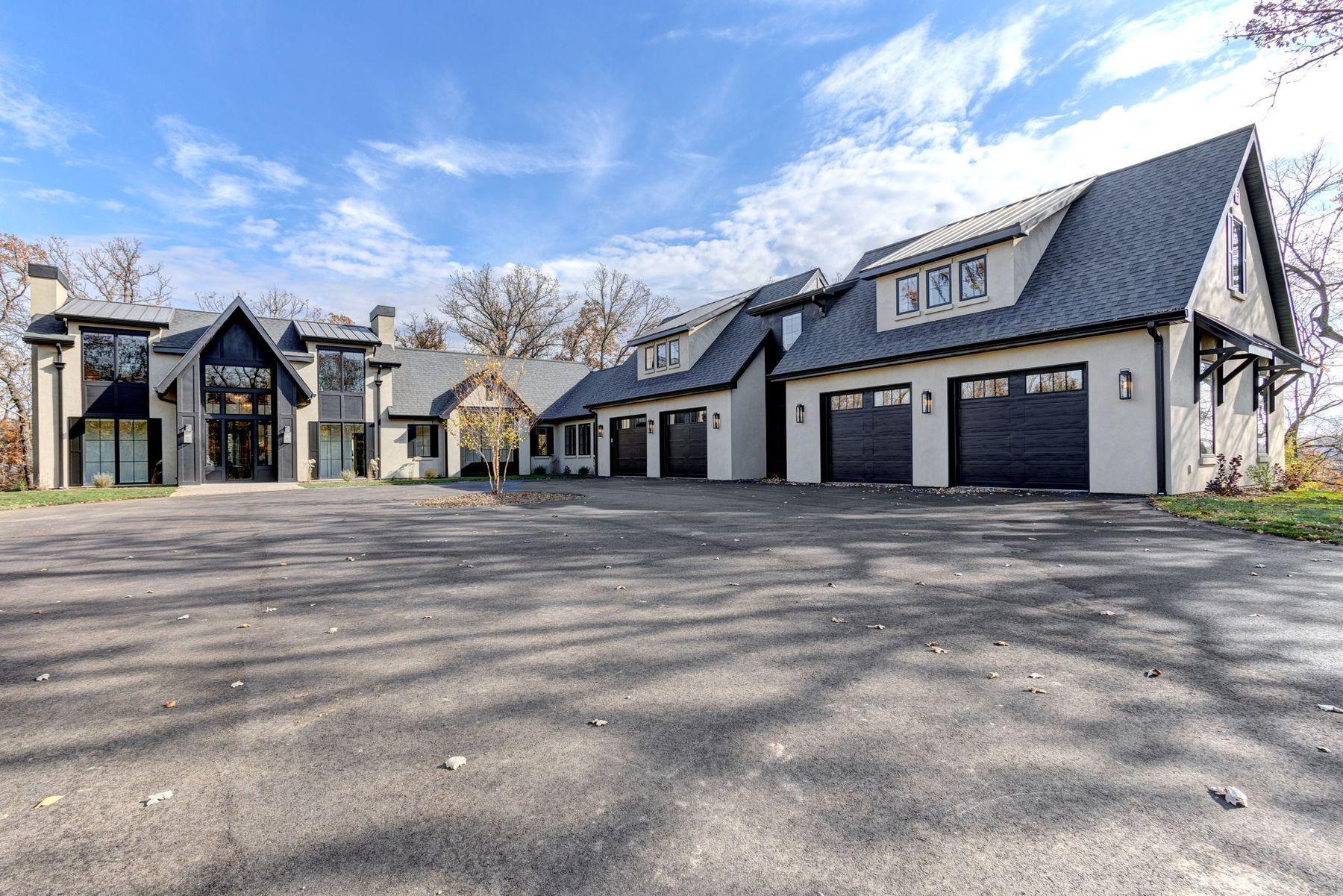 6620 Buckthorn Drive NW