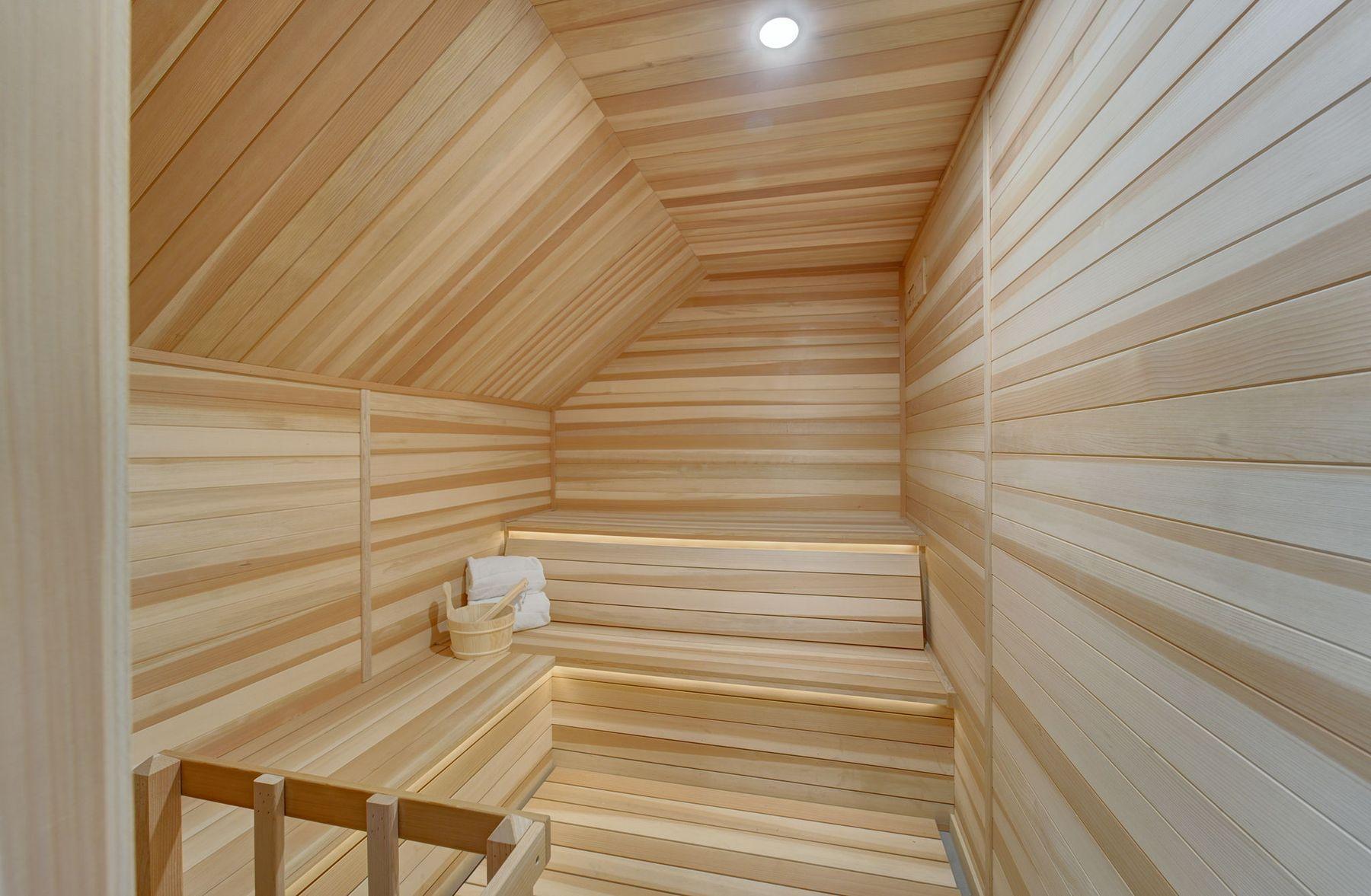 6620 Buckthorn Drive NW