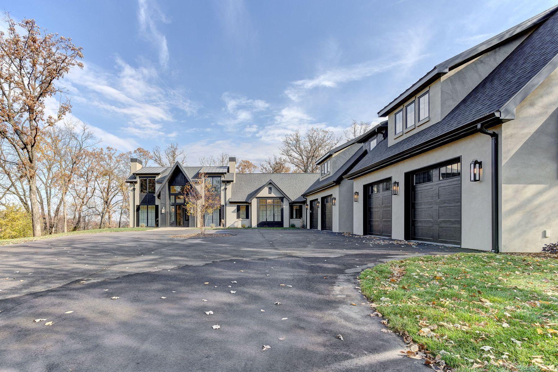 6620 Buckthorn Drive NW