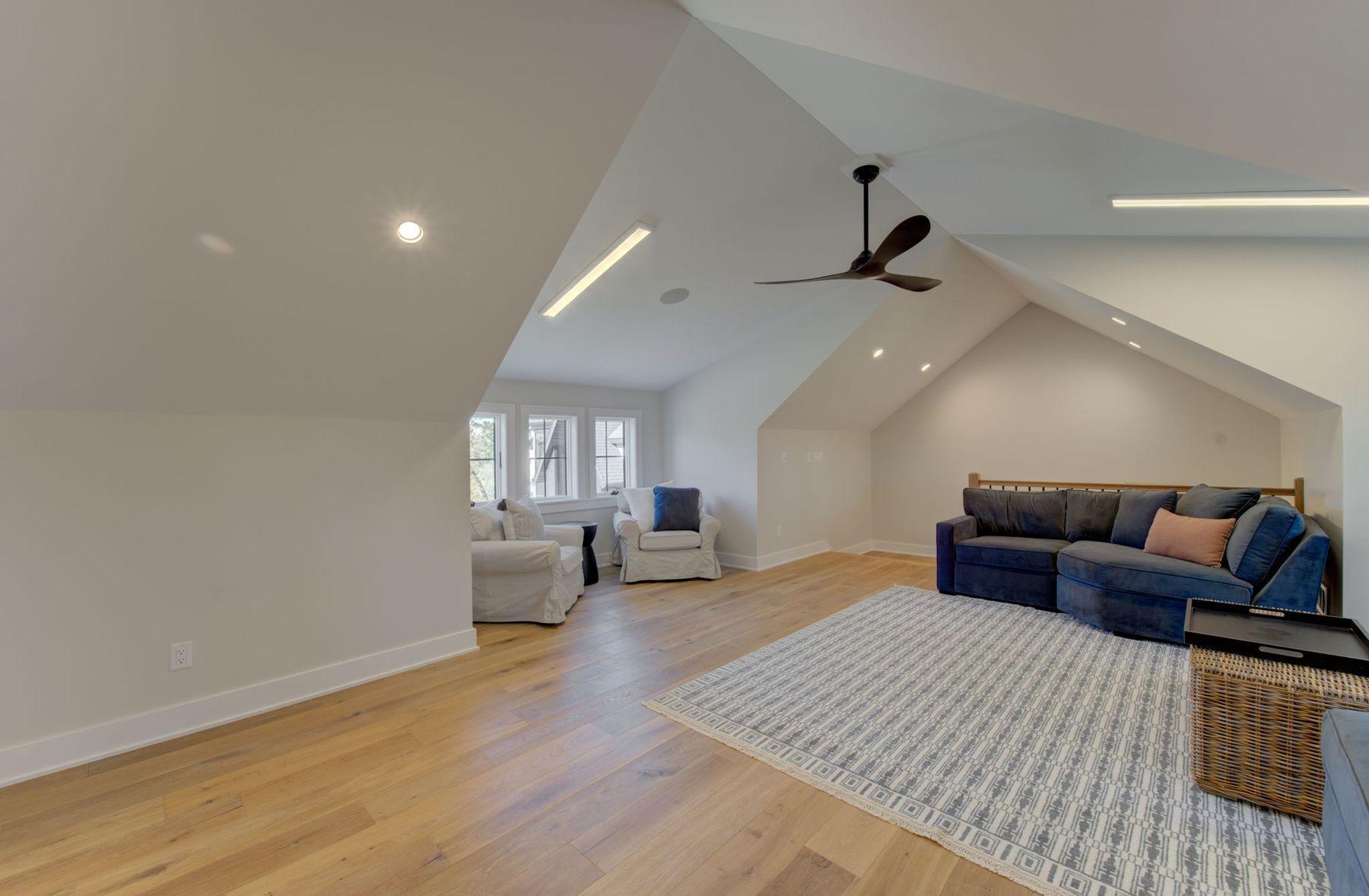 6620 Buckthorn Drive NW