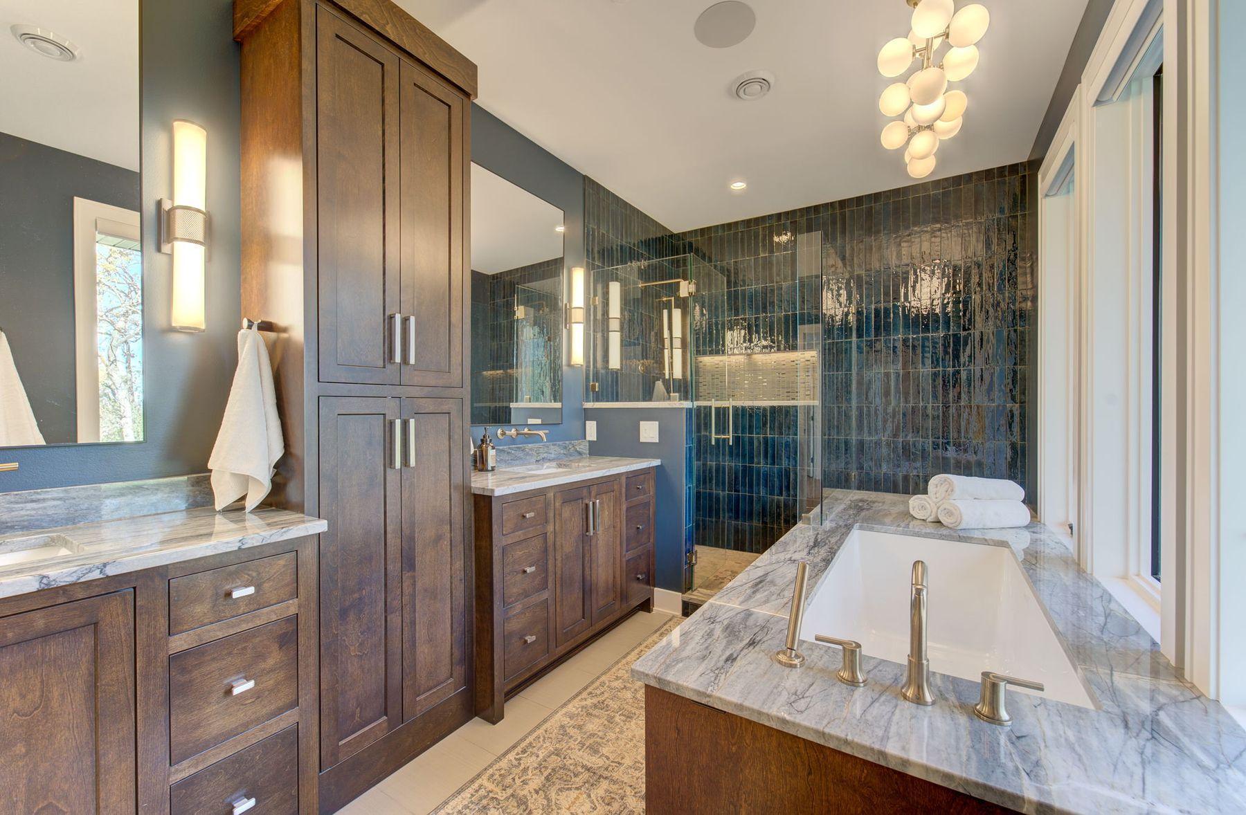 6620 Buckthorn Drive NW