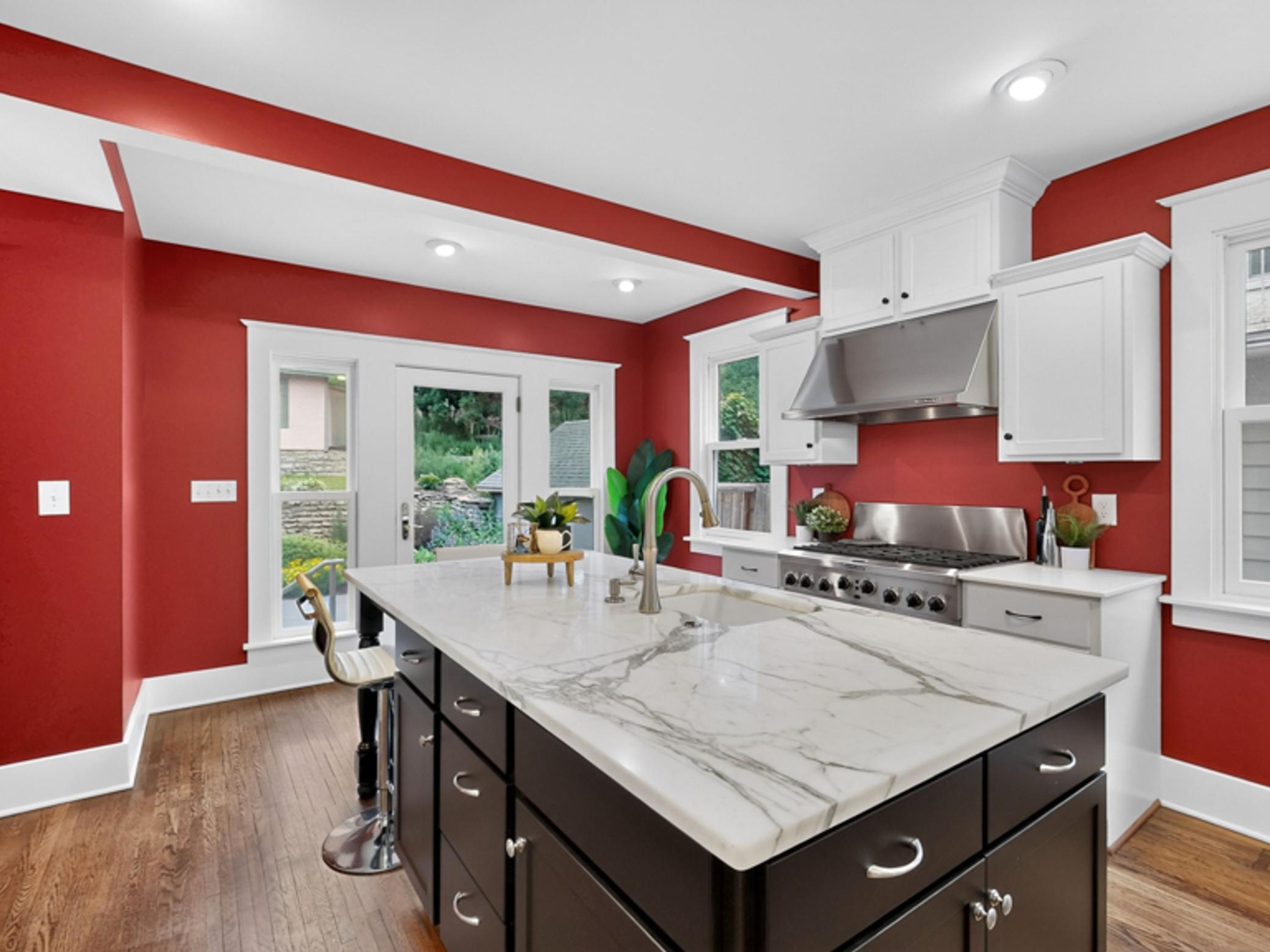 811 6th Street SW
