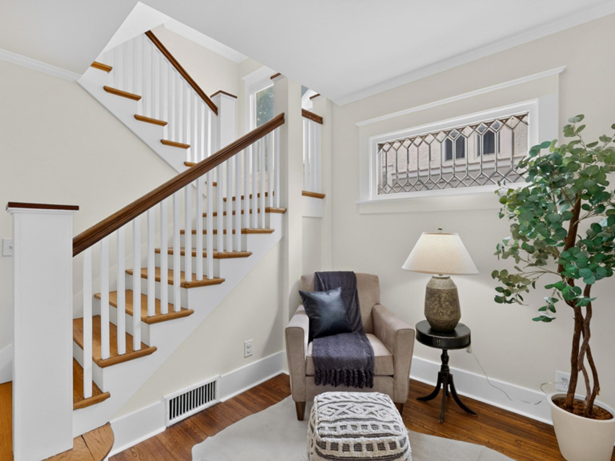 811 6th Street SW