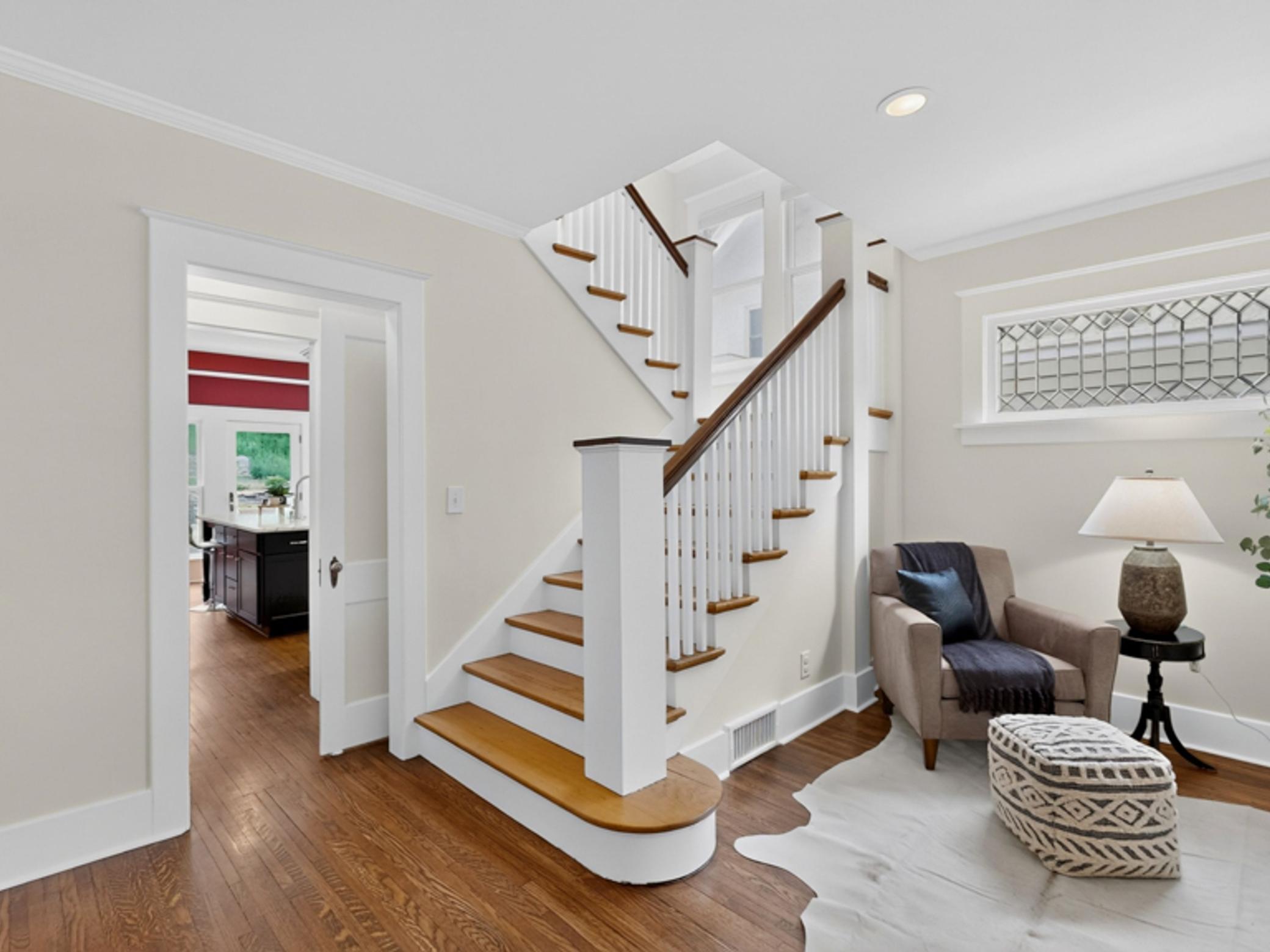 811 6th Street SW