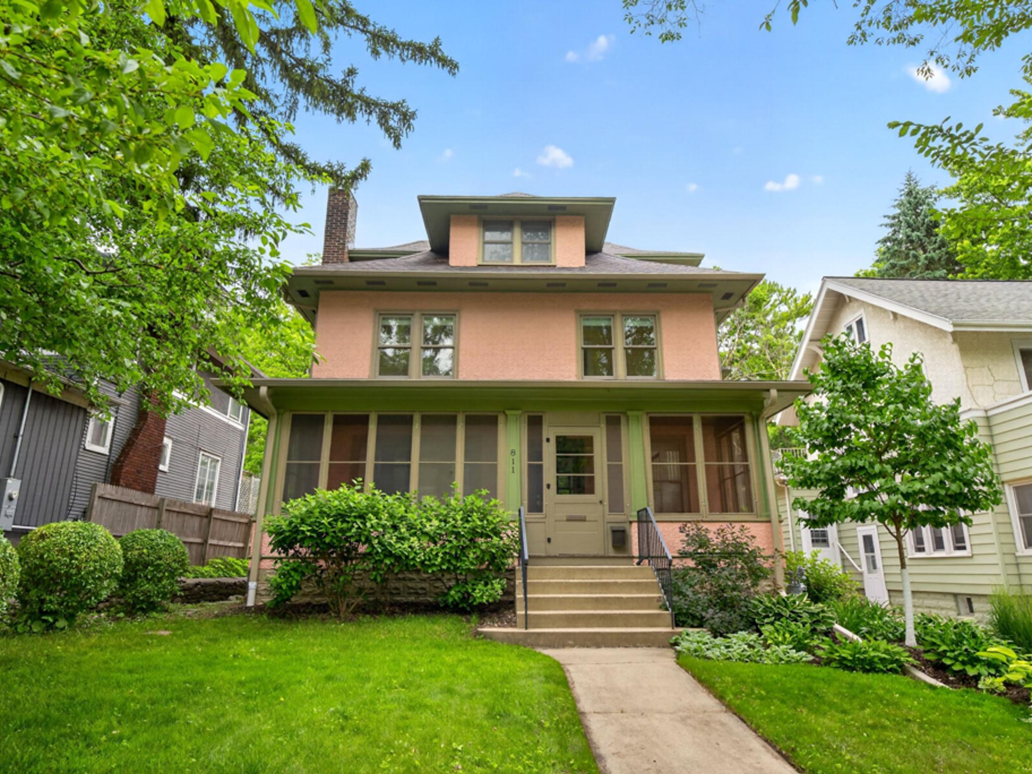 811 6th Street SW