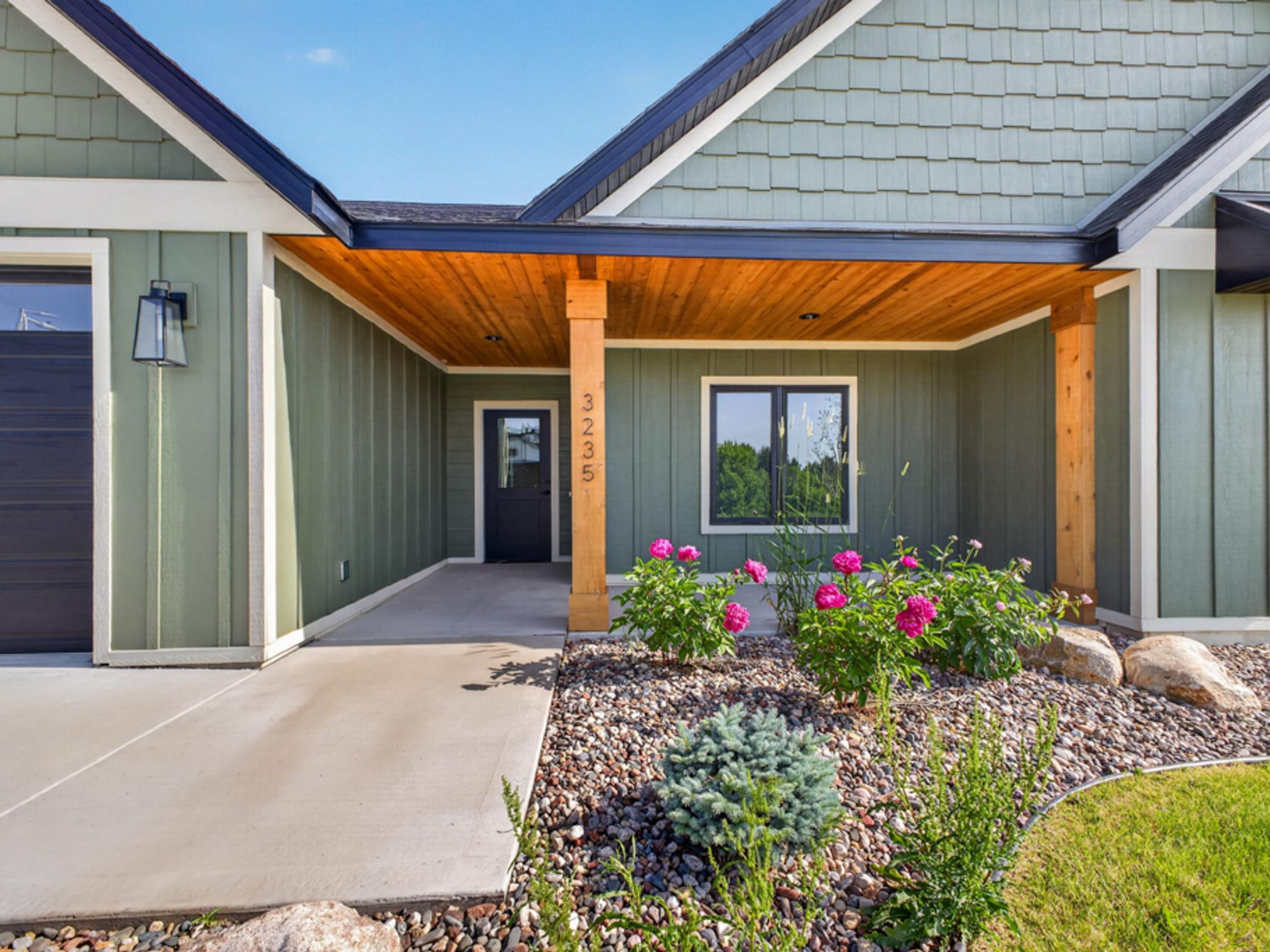 3235 Bella Terra Road NE