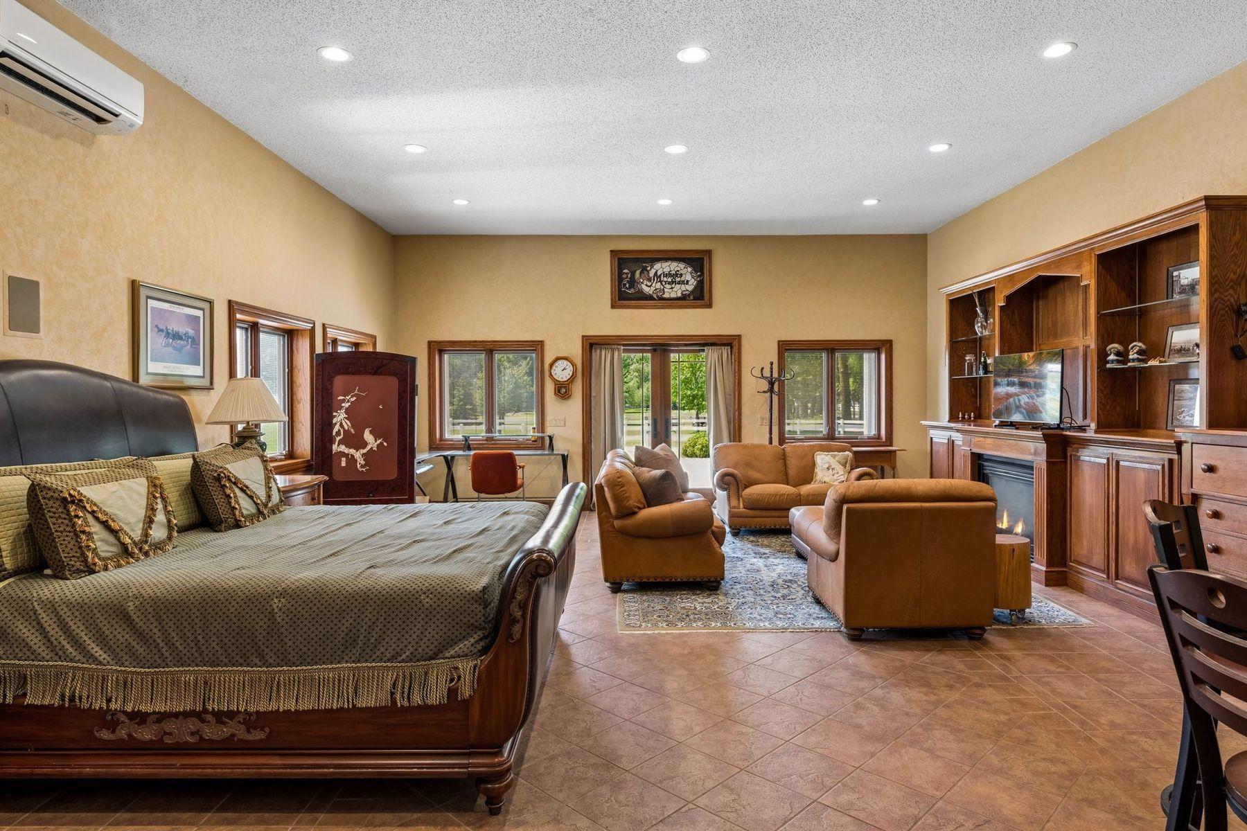 14720 Old Highway 14