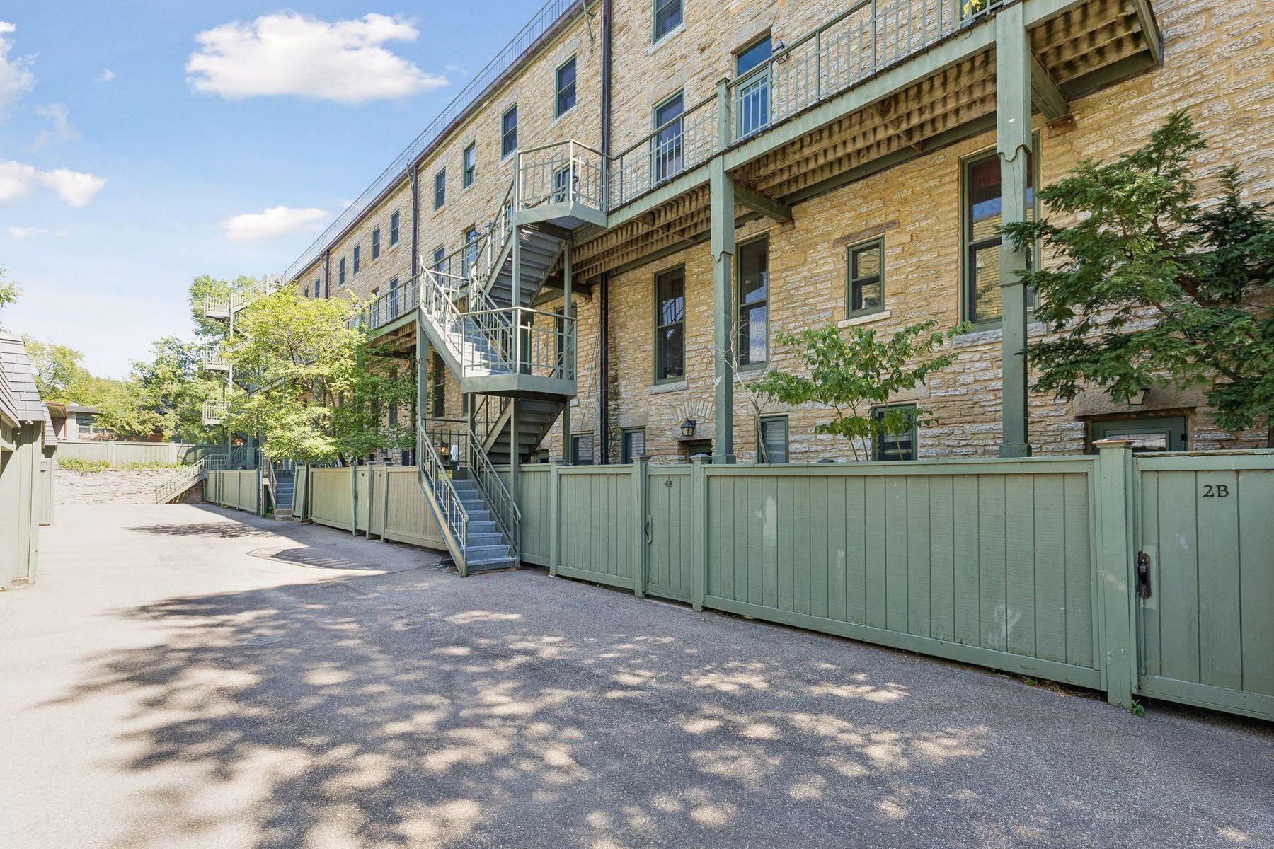 16 Grove Street Unit: 16B