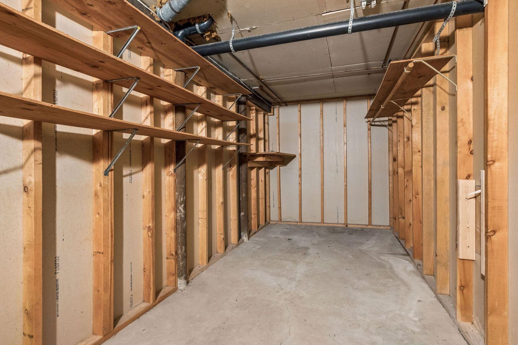 16 Grove Street Unit: 16B