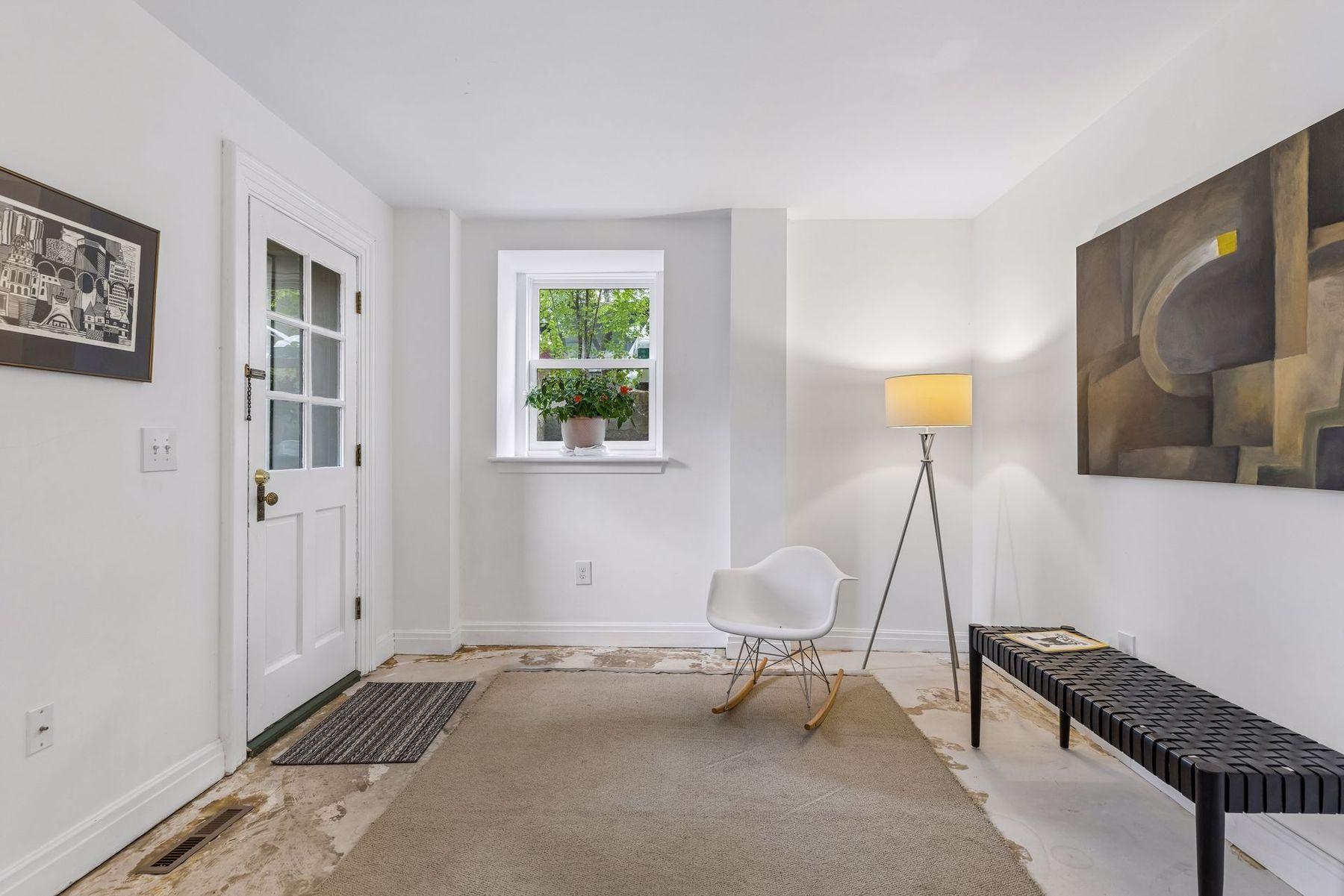 16 Grove Street Unit: 16B
