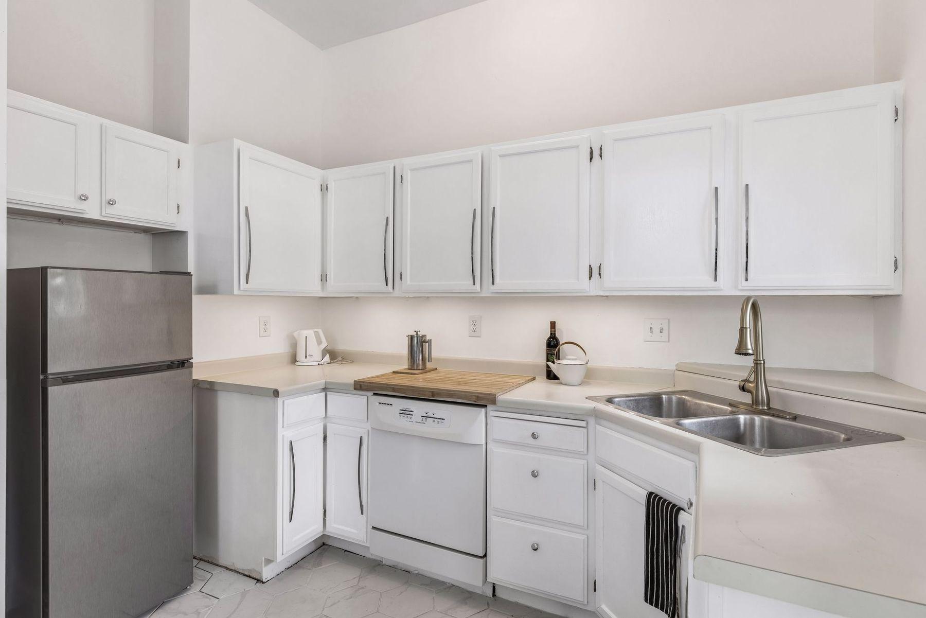 16 Grove Street Unit: 16B