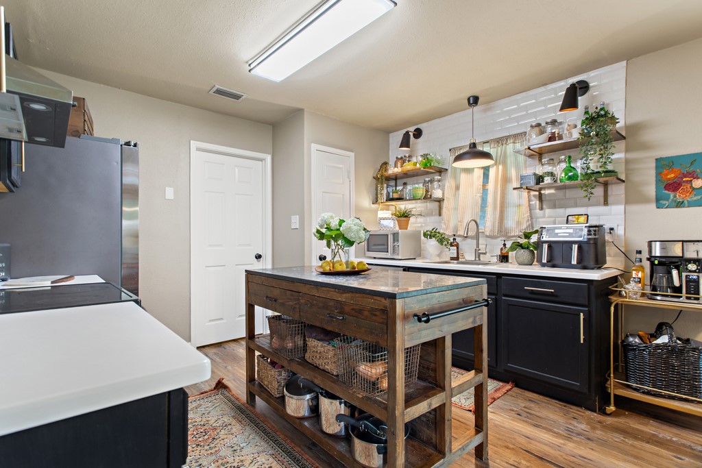 995 Little Den Drive