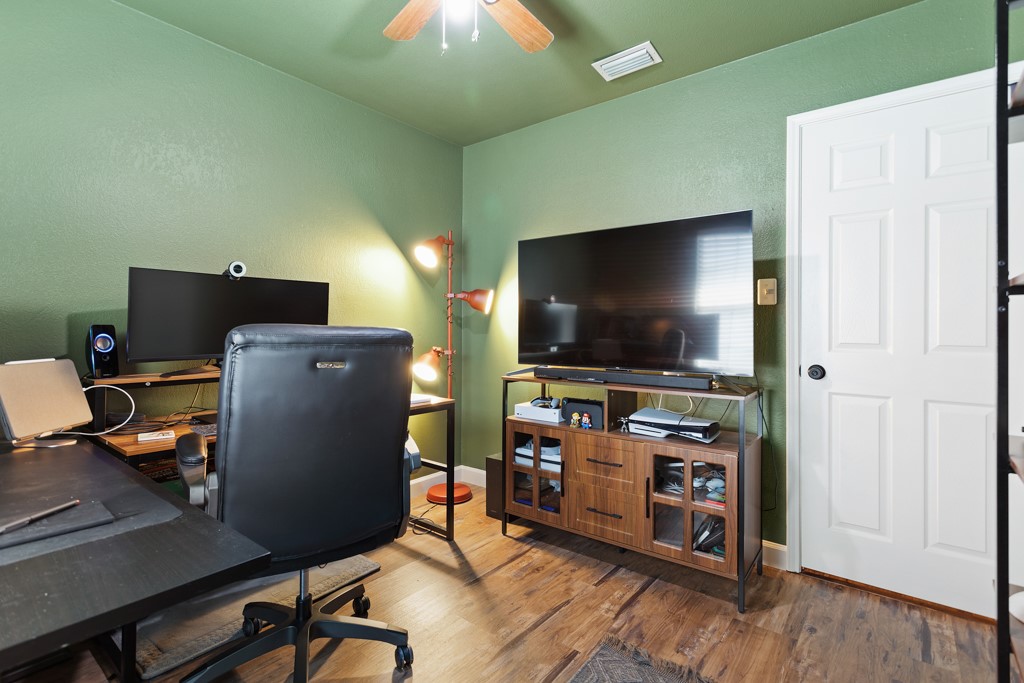 995 Little Den Drive