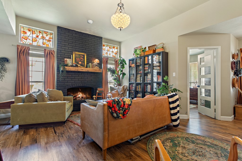 995 Little Den Drive