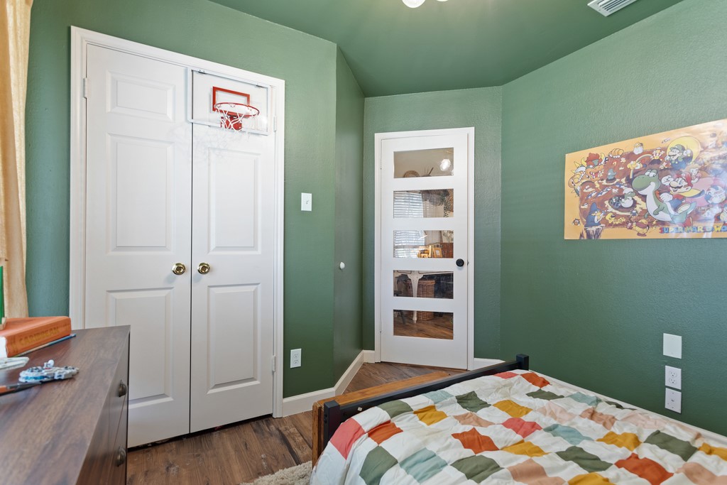 995 Little Den Drive