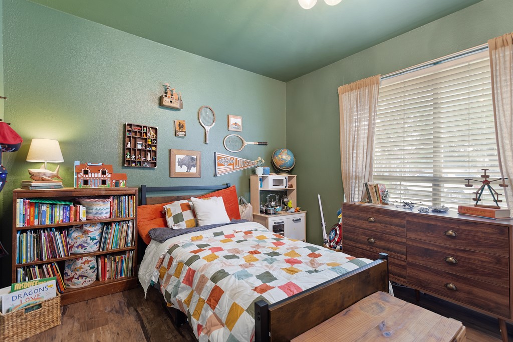 995 Little Den Drive