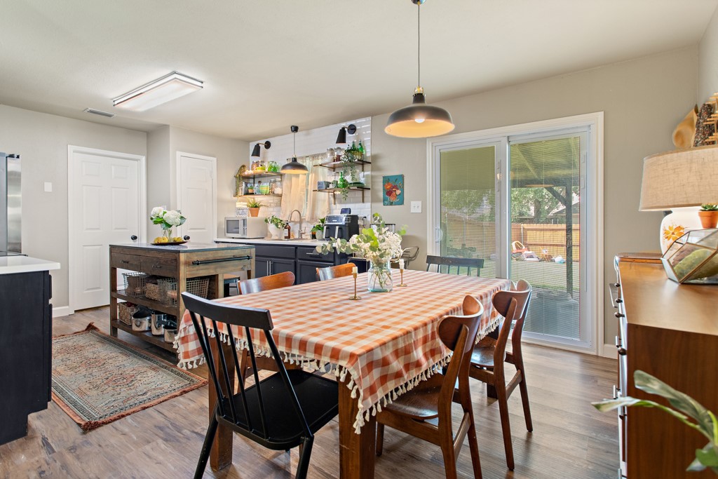 995 Little Den Drive