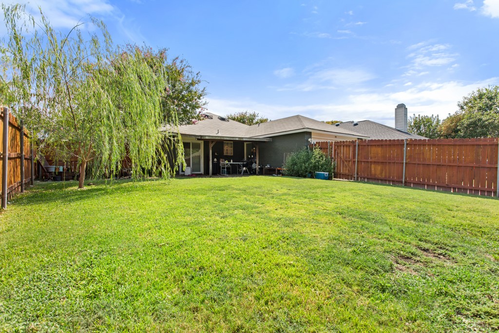 995 Little Den Drive