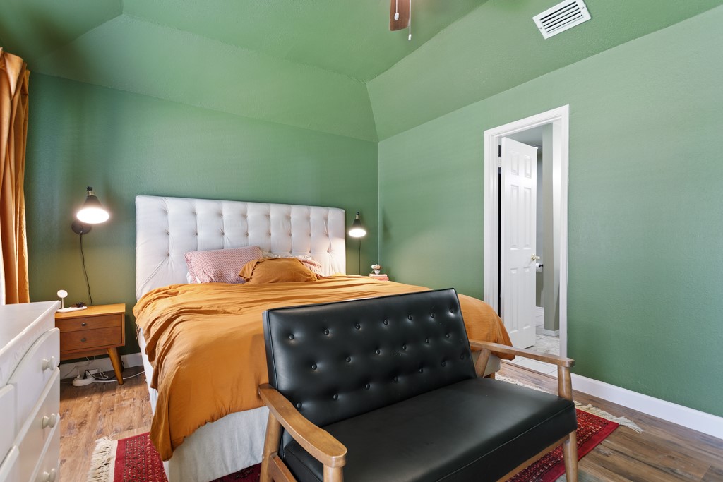 995 Little Den Drive