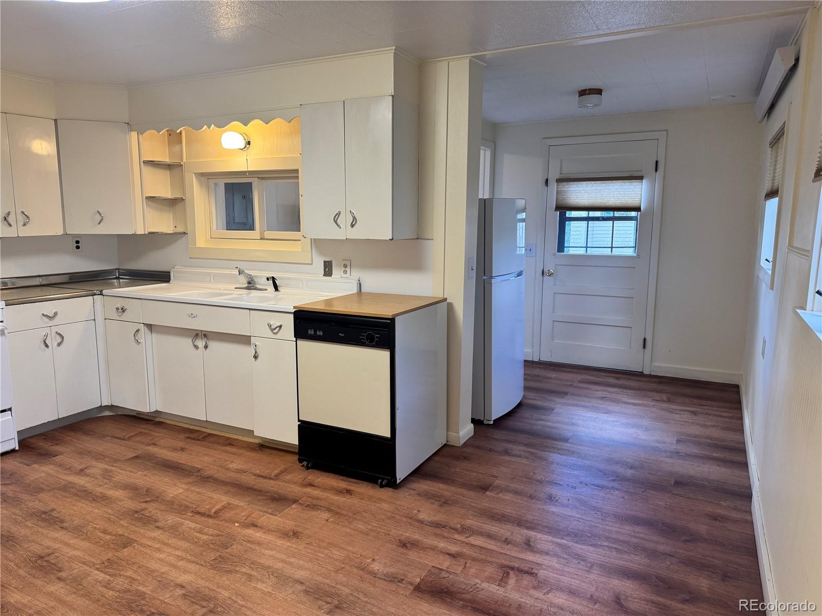 118 N San Juan Avenue