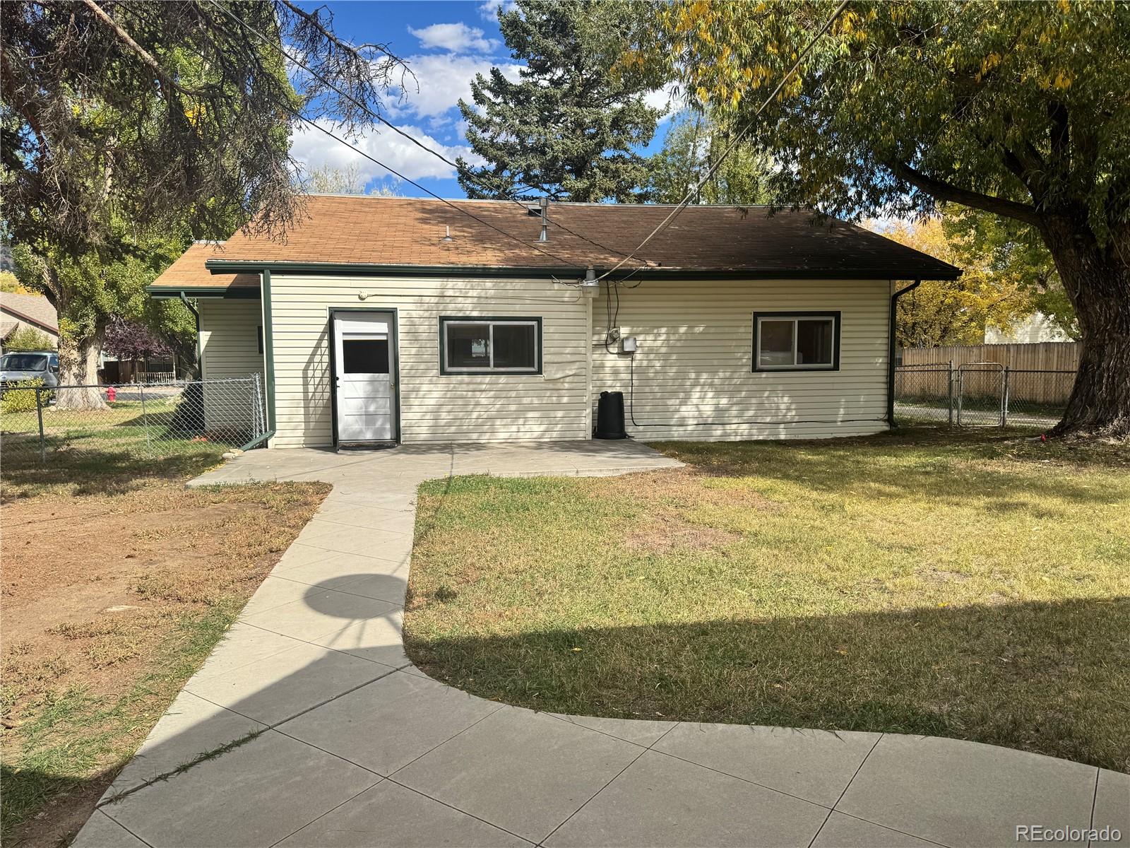 118 N San Juan Avenue