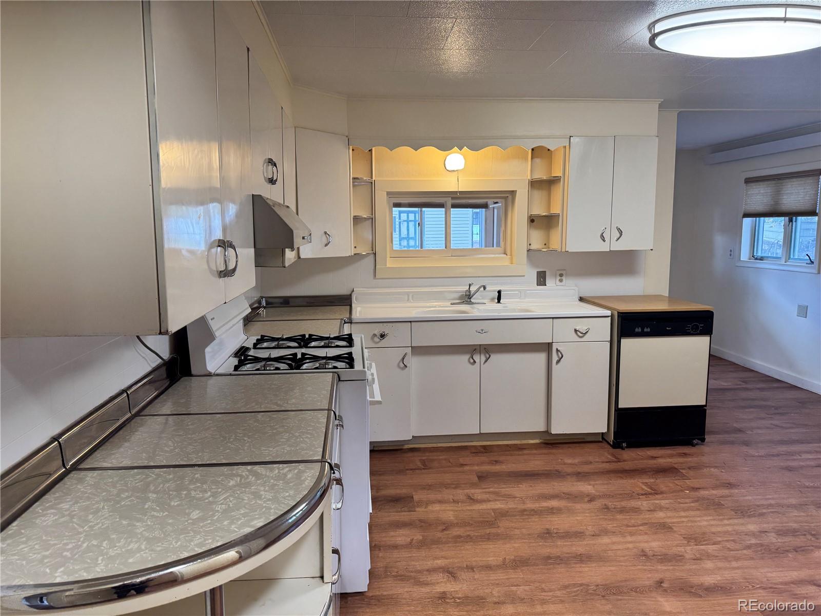 118 N San Juan Avenue